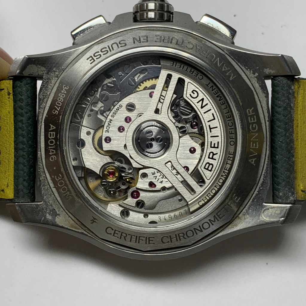 Breitling Avenger B01 Chronograph 42 42 AB0146101L1X1
