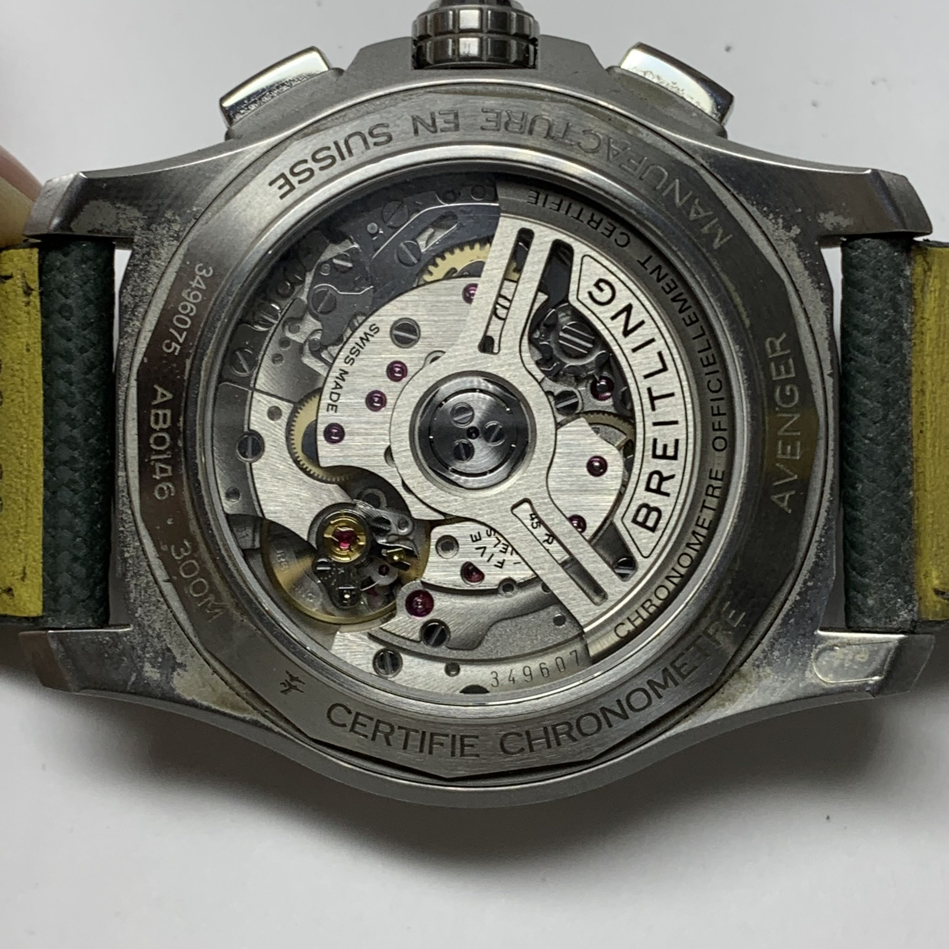 Breitling Avenger B01 Chronograph 42 42 AB0146101L1X1