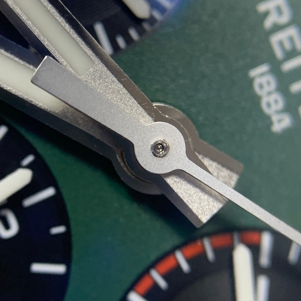 Breitling Avenger B01 Chronograph 42 42 AB0146101L1X1