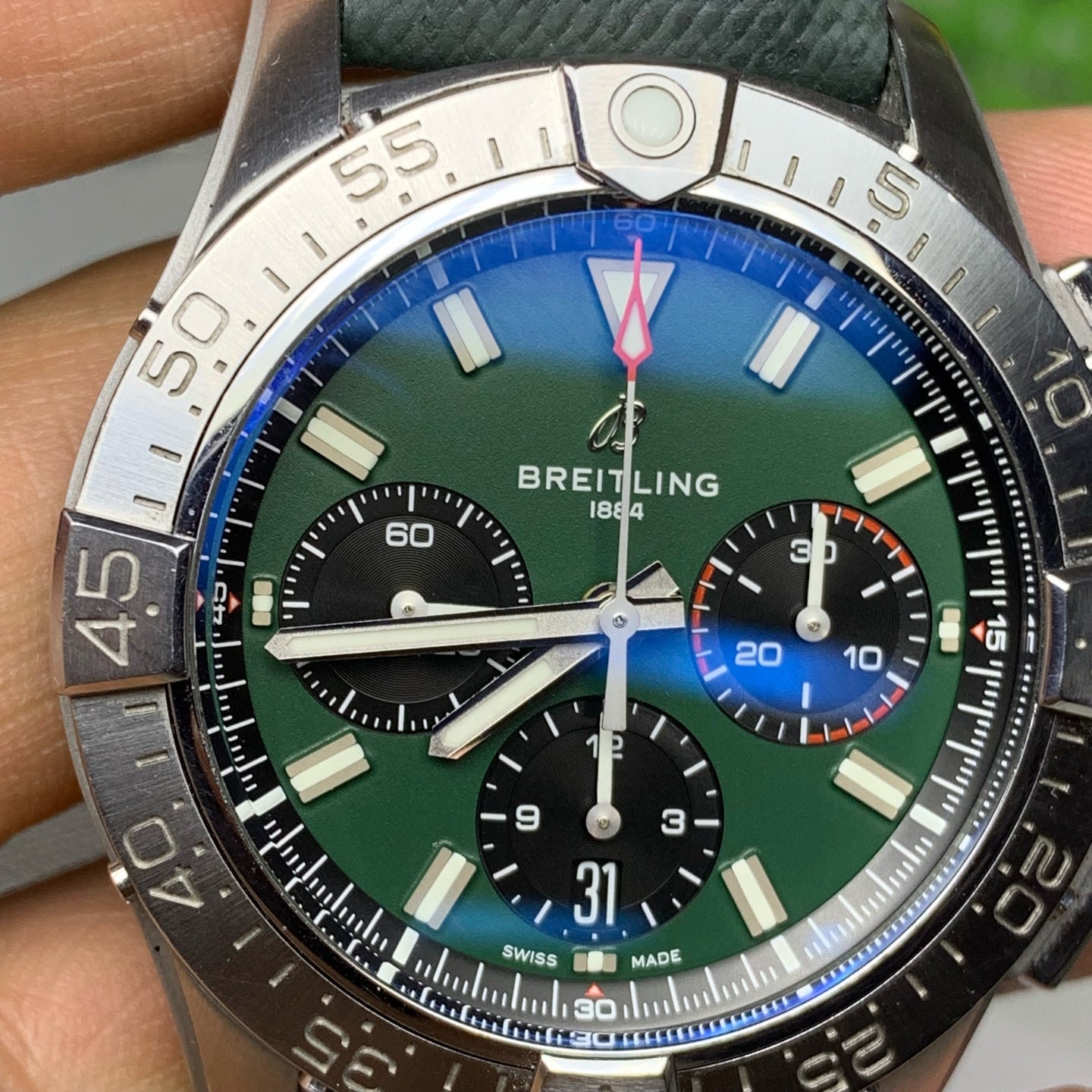 Breitling Avenger B01 Chronograph 42 42 AB0146101L1X1