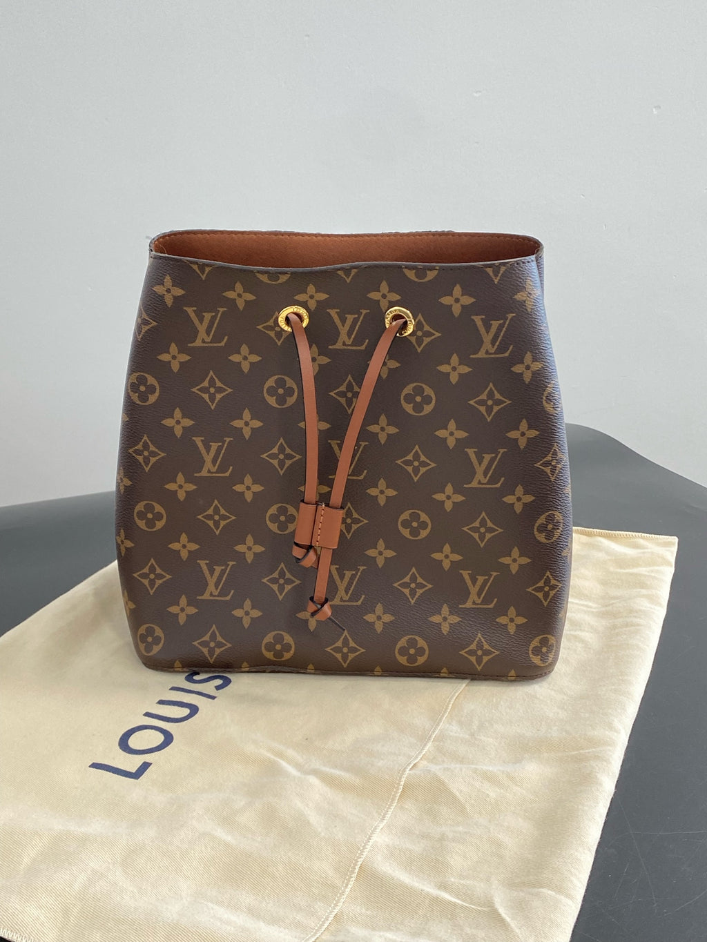 Louis Vuitton Brown M44887
