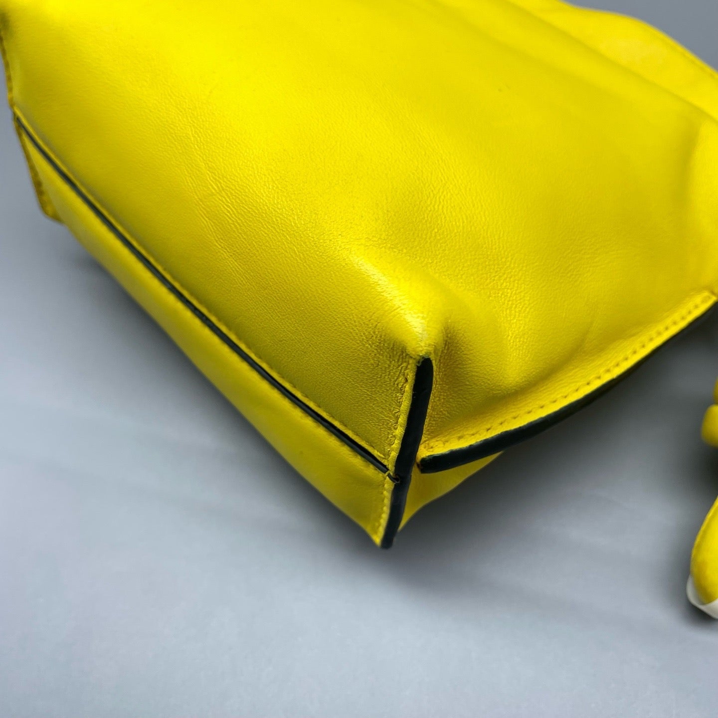 Loewe Yellow