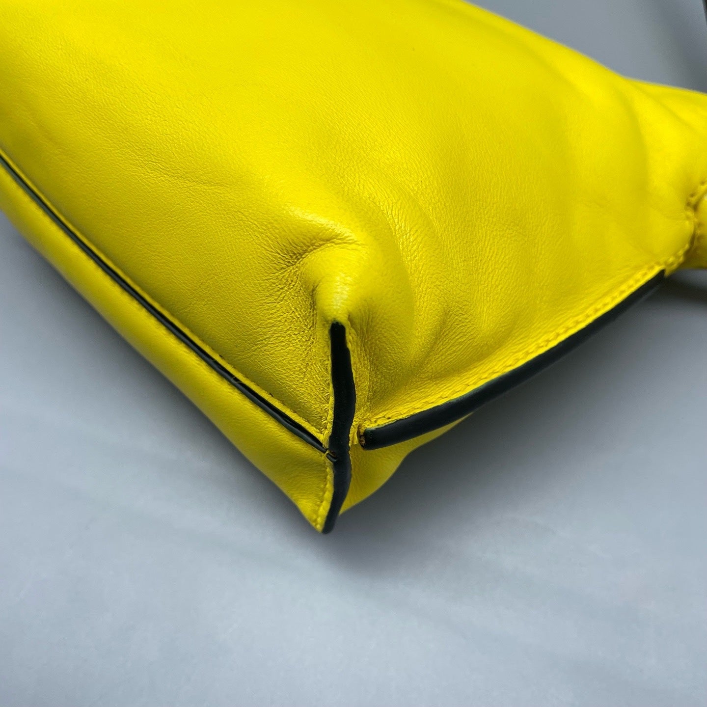 Loewe Yellow