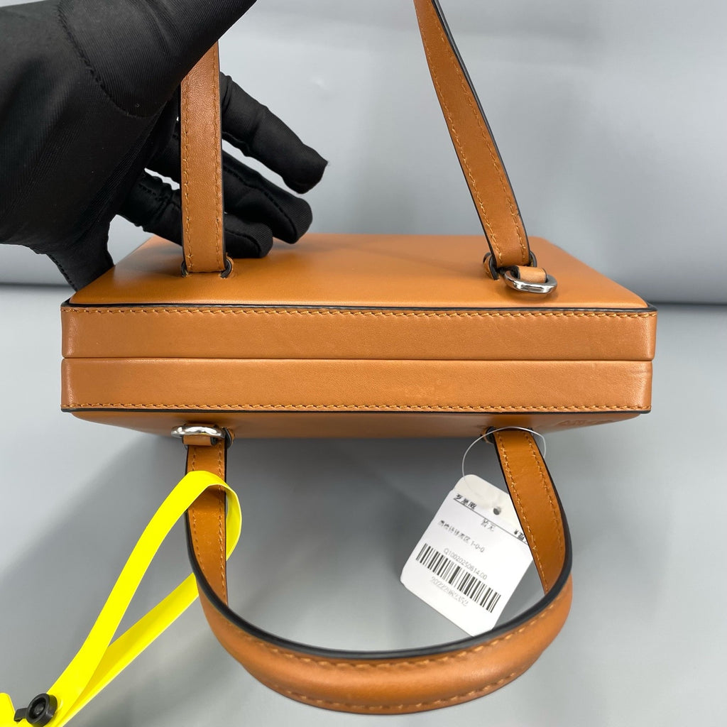 Loewe Brown