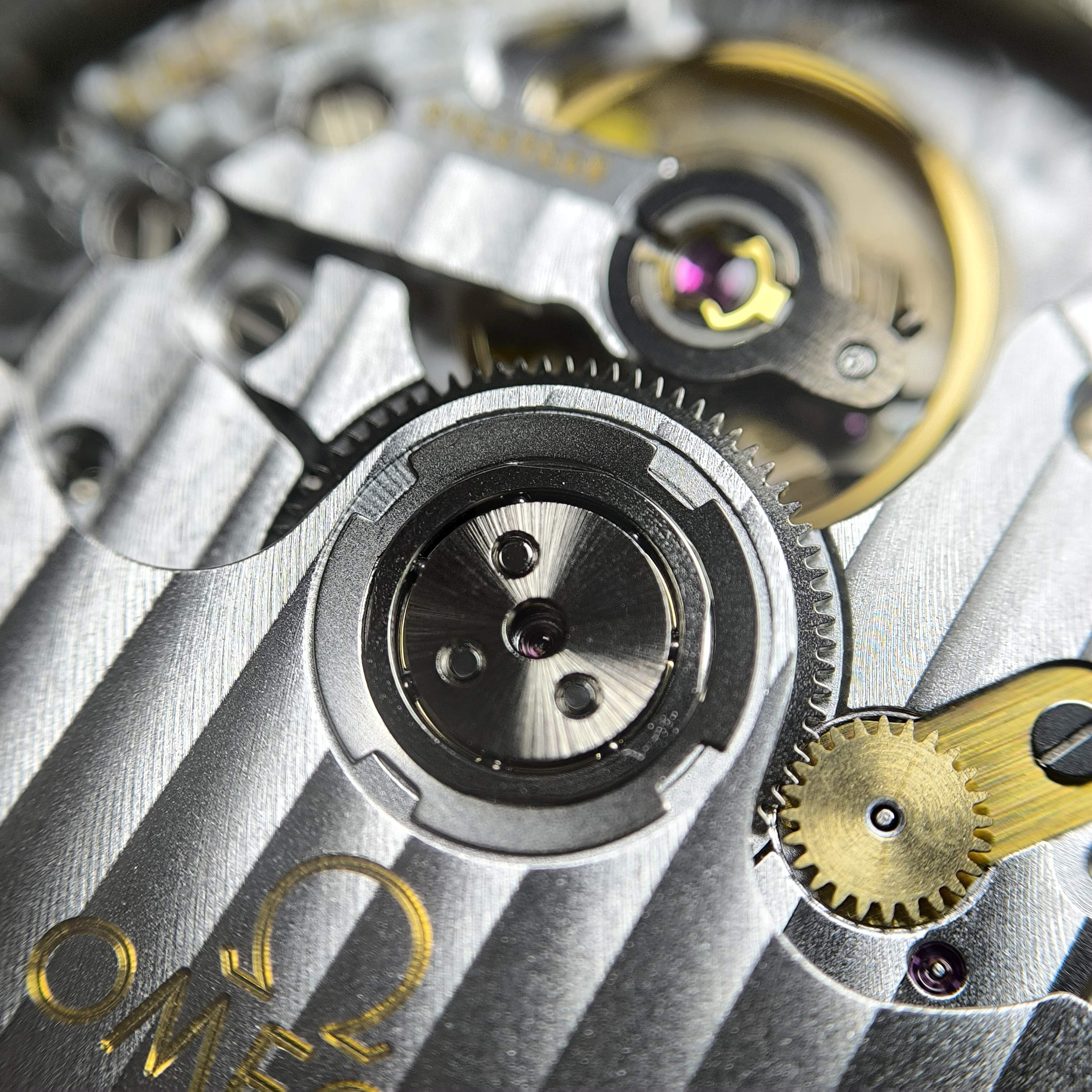 Omega Flying Disc Series 39.5 424.20.40.20.02.002