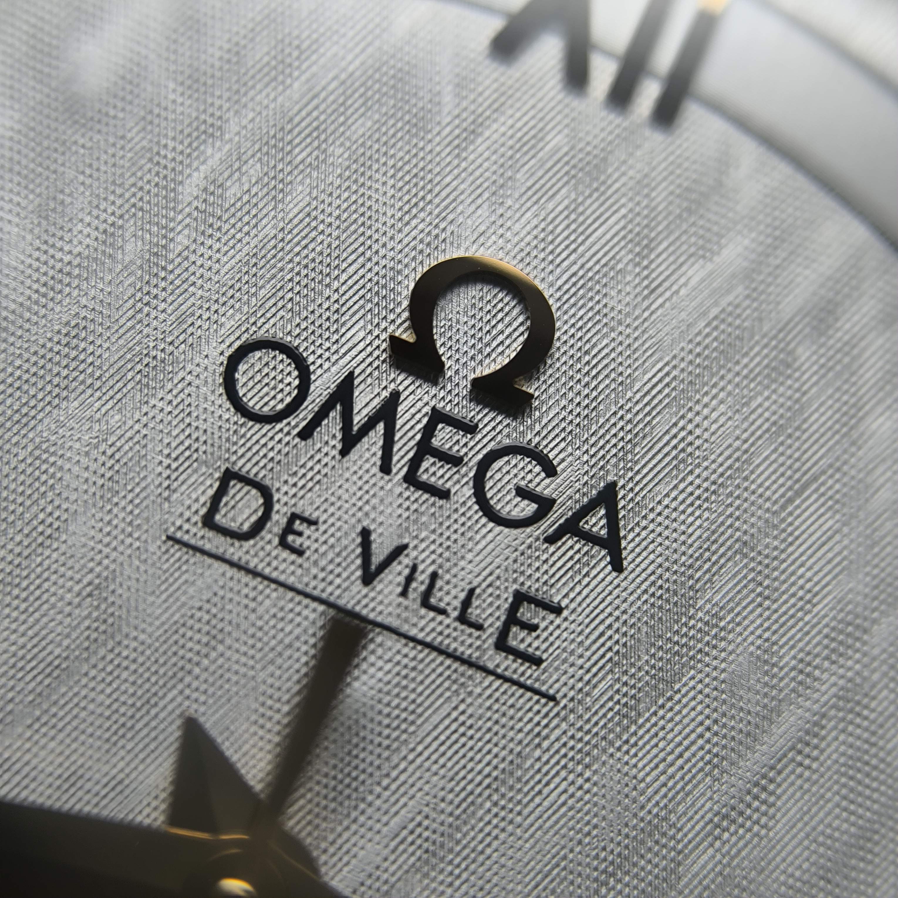 Omega Flying Disc Series 39.5 424.20.40.20.02.002