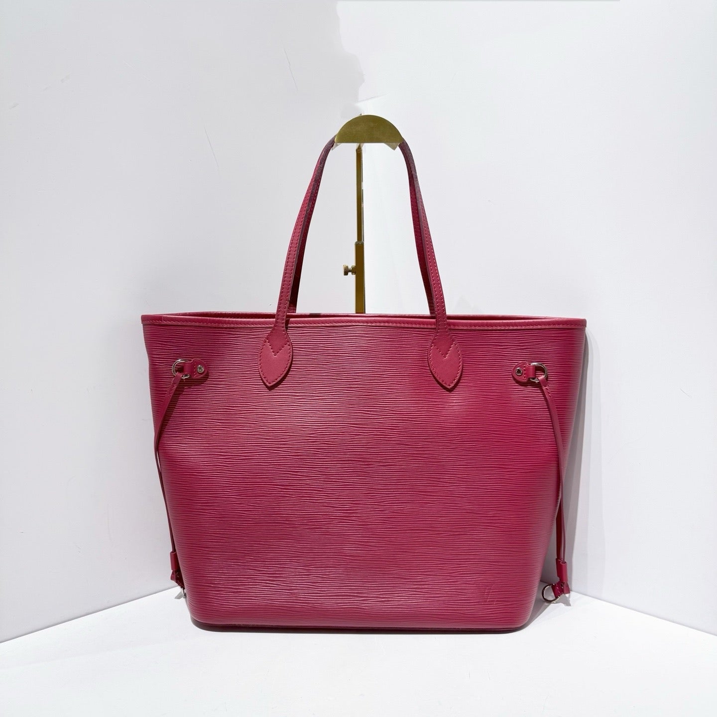 Louis Vuitton (Unknown) Red Tote M40882