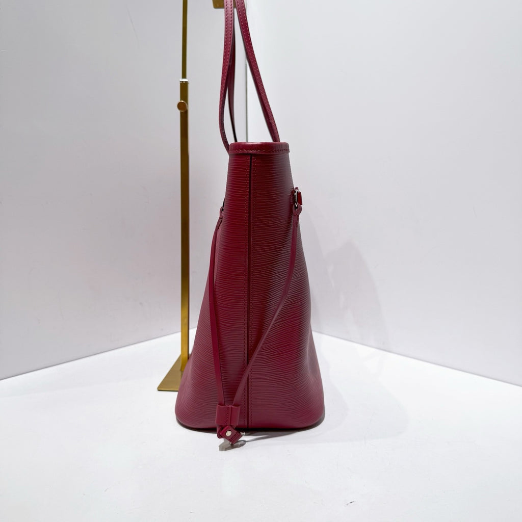 Louis Vuitton (Unknown) Red Tote M40882