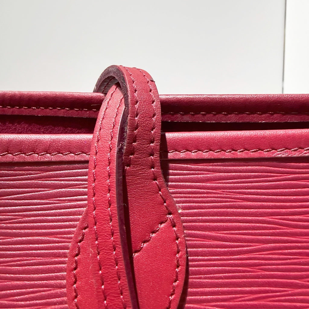 Louis Vuitton (Unknown) Red Tote M40882