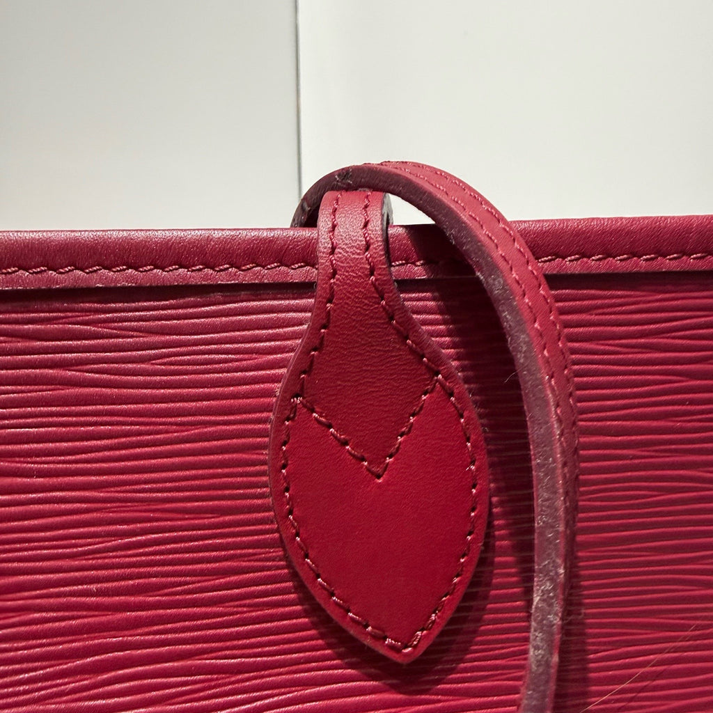 Louis Vuitton (Unknown) Red Tote M40882