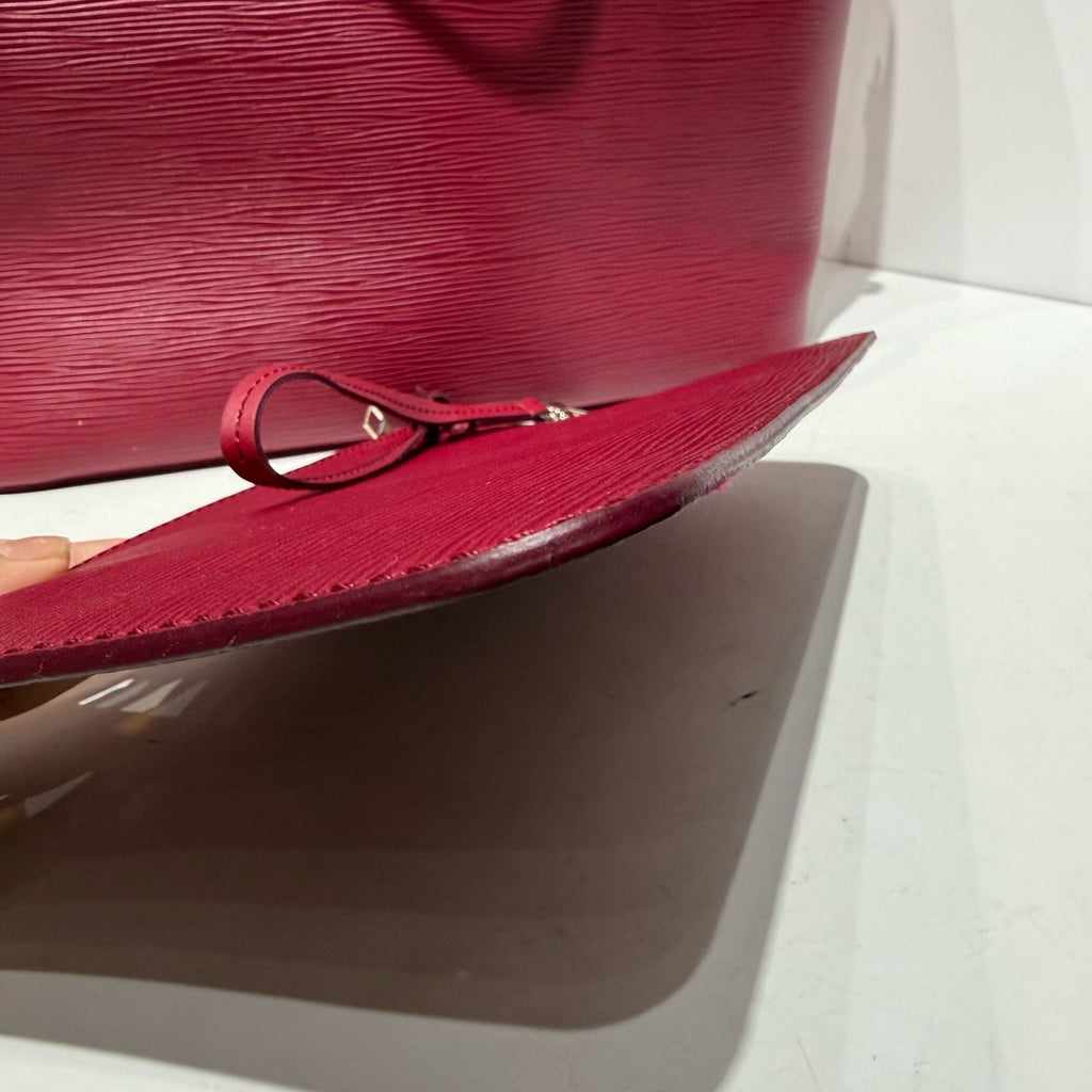 Louis Vuitton (Unknown) Red Tote M40882
