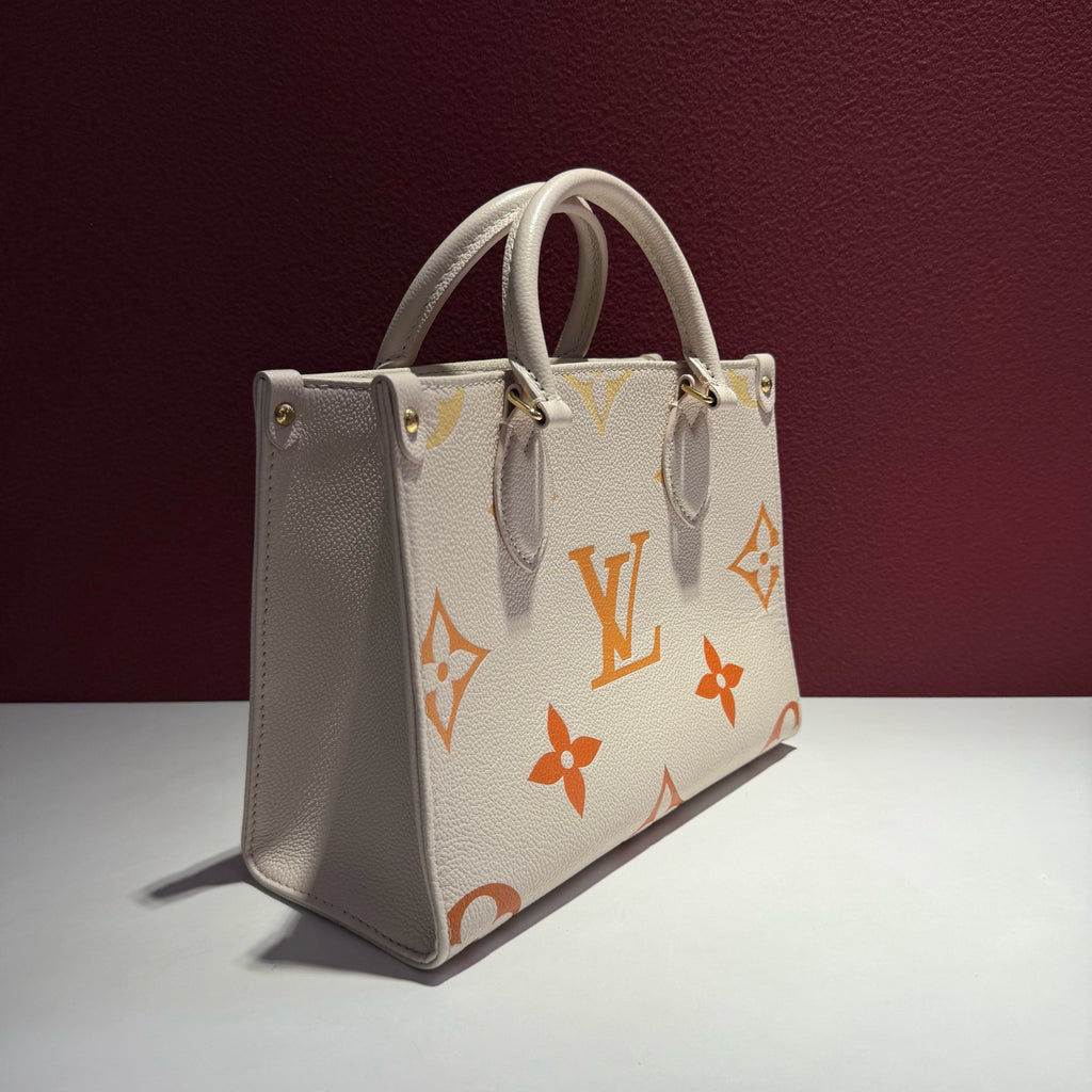 Louis Vuitton Onthego Tote 25 x 19 x 11.5 M46513