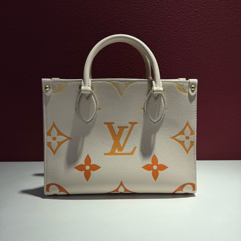 Louis Vuitton Onthego Tote 25 x 19 x 11.5 M46513
