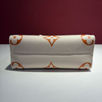 Louis Vuitton Onthego Tote 25 x 19 x 11.5 M46513