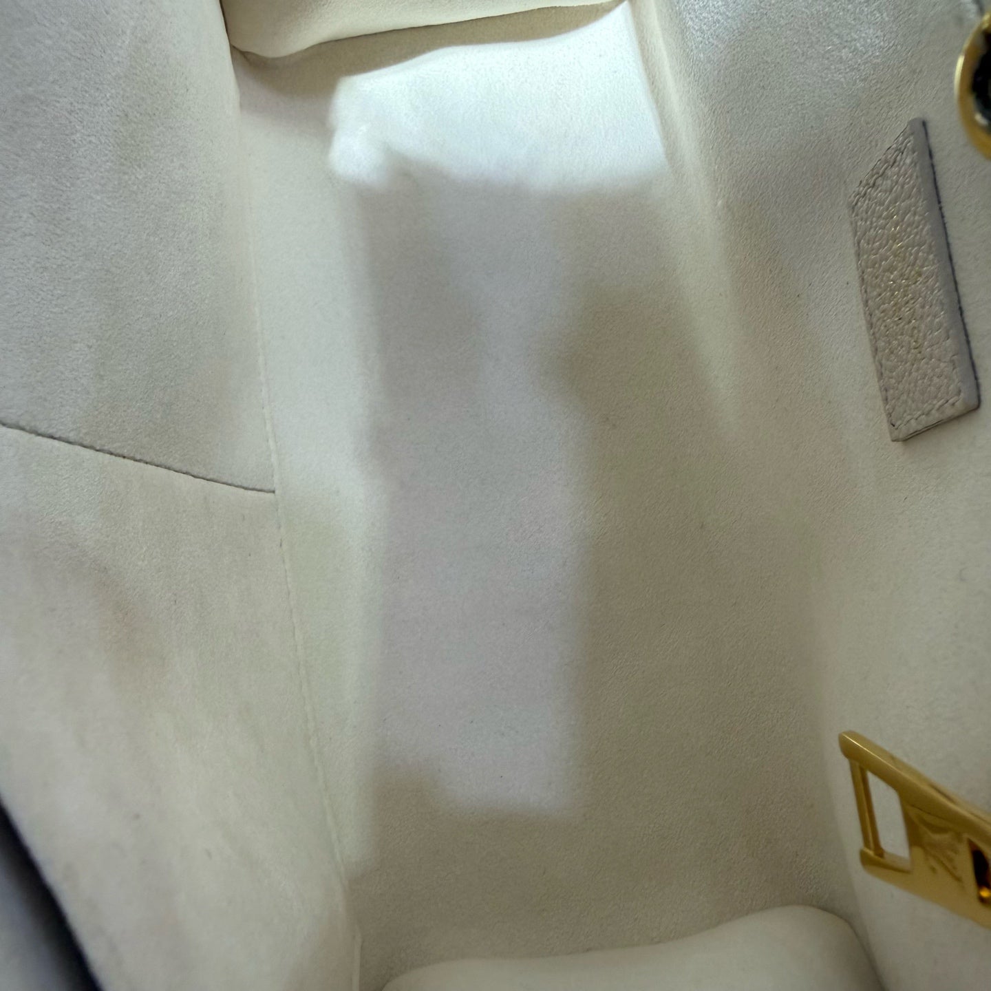 Louis Vuitton Onthego Tote 25 x 19 x 11.5 M46513