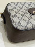 Gucci Neo Vintage GG Supreme canvas messenger bag This product can accommodate a phone measuring 78 mm (length) x 160 mm (width) x 8 mm (thickness). 476466 K9GVT 8856