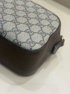 Gucci Neo Vintage GG Supreme canvas messenger bag This product can accommodate a phone measuring 78 mm (length) x 160 mm (width) x 8 mm (thickness). 476466 K9GVT 8856