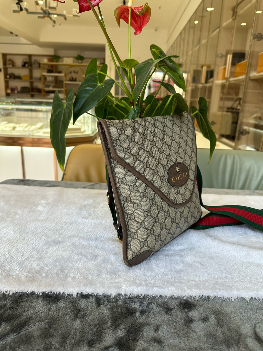 Gucci Canvas Beige Messenger Bag 5986049C2VT8745