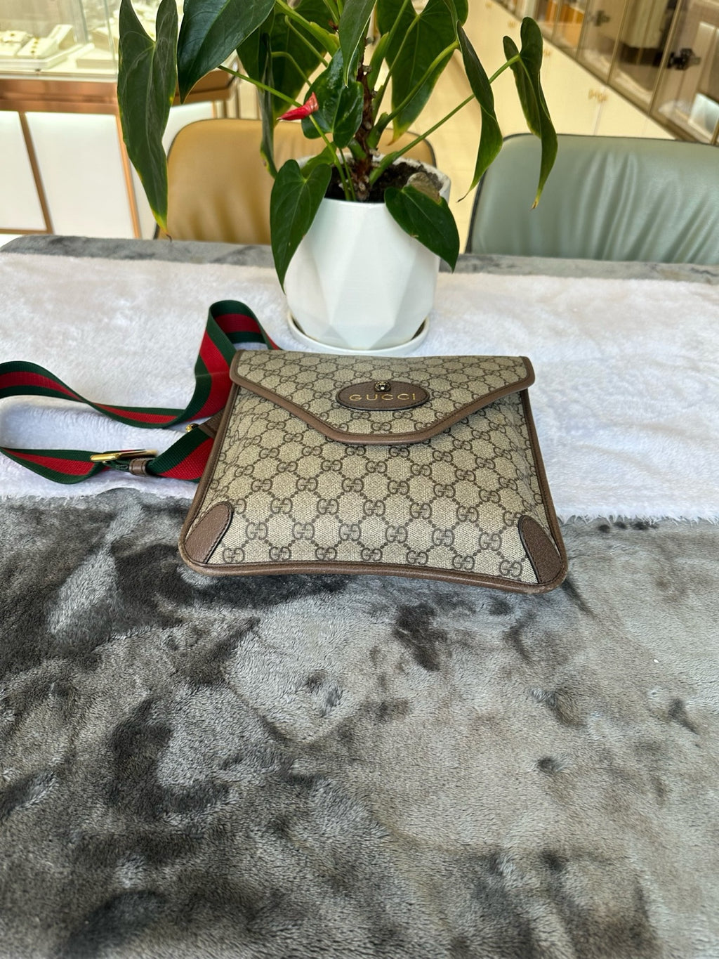 Gucci Canvas Beige Messenger Bag 5986049C2VT8745