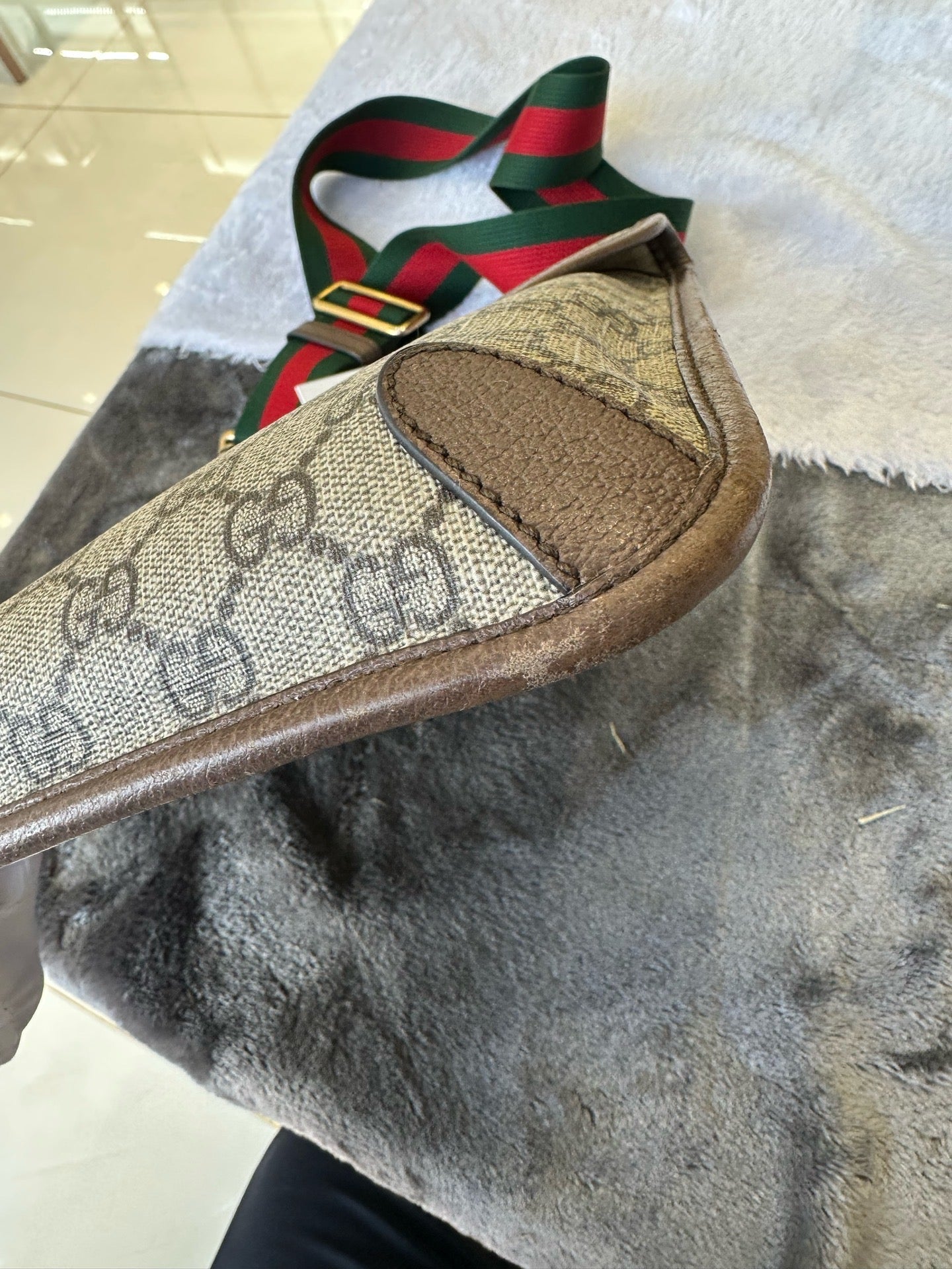 Gucci Canvas Beige Messenger Bag 5986049C2VT8745