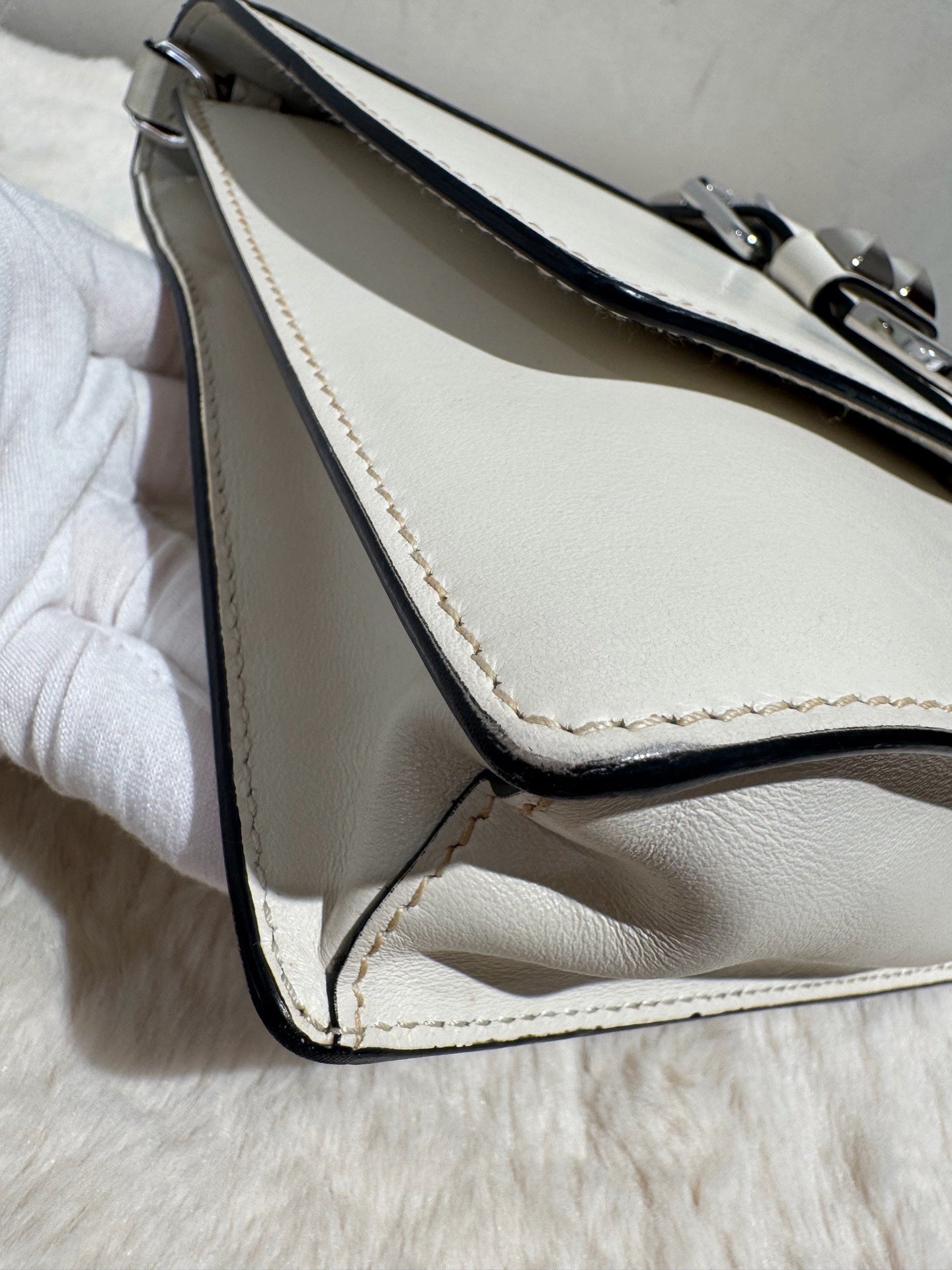 Prada (Unknown) Crossbody 1BD120-2BB0-F0964