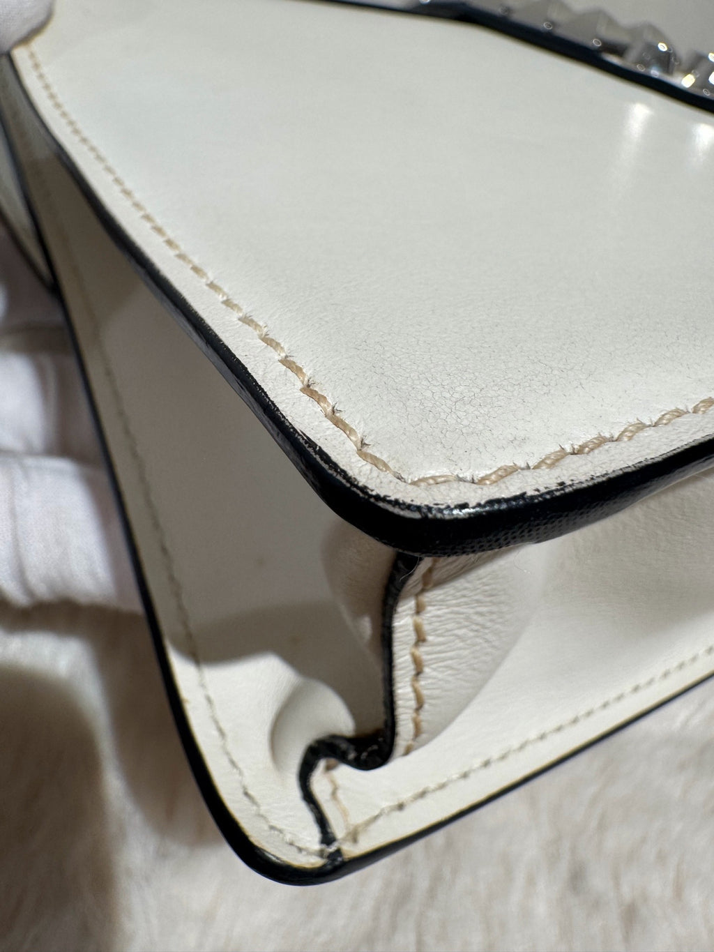 Prada (Unknown) Crossbody 1BD120-2BB0-F0964