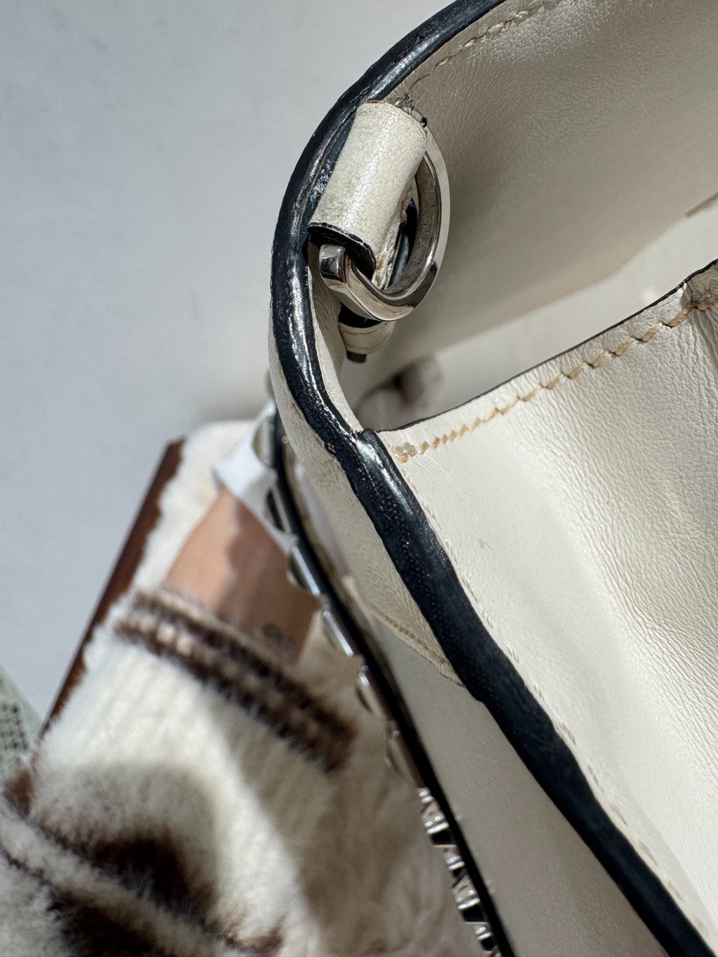 Prada (Unknown) Crossbody 1BD120-2BB0-F0964