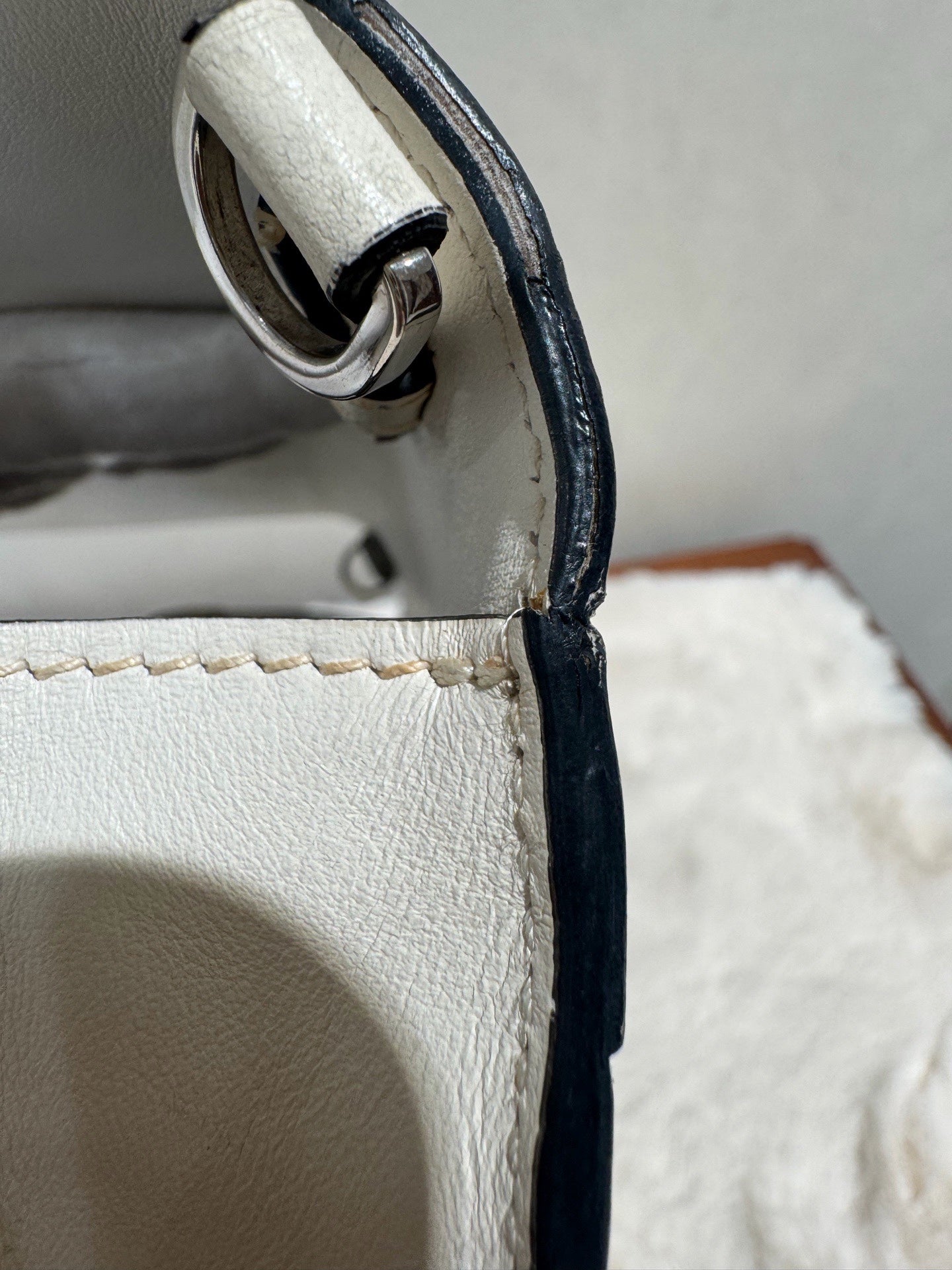 Prada (Unknown) Crossbody 1BD120-2BB0-F0964