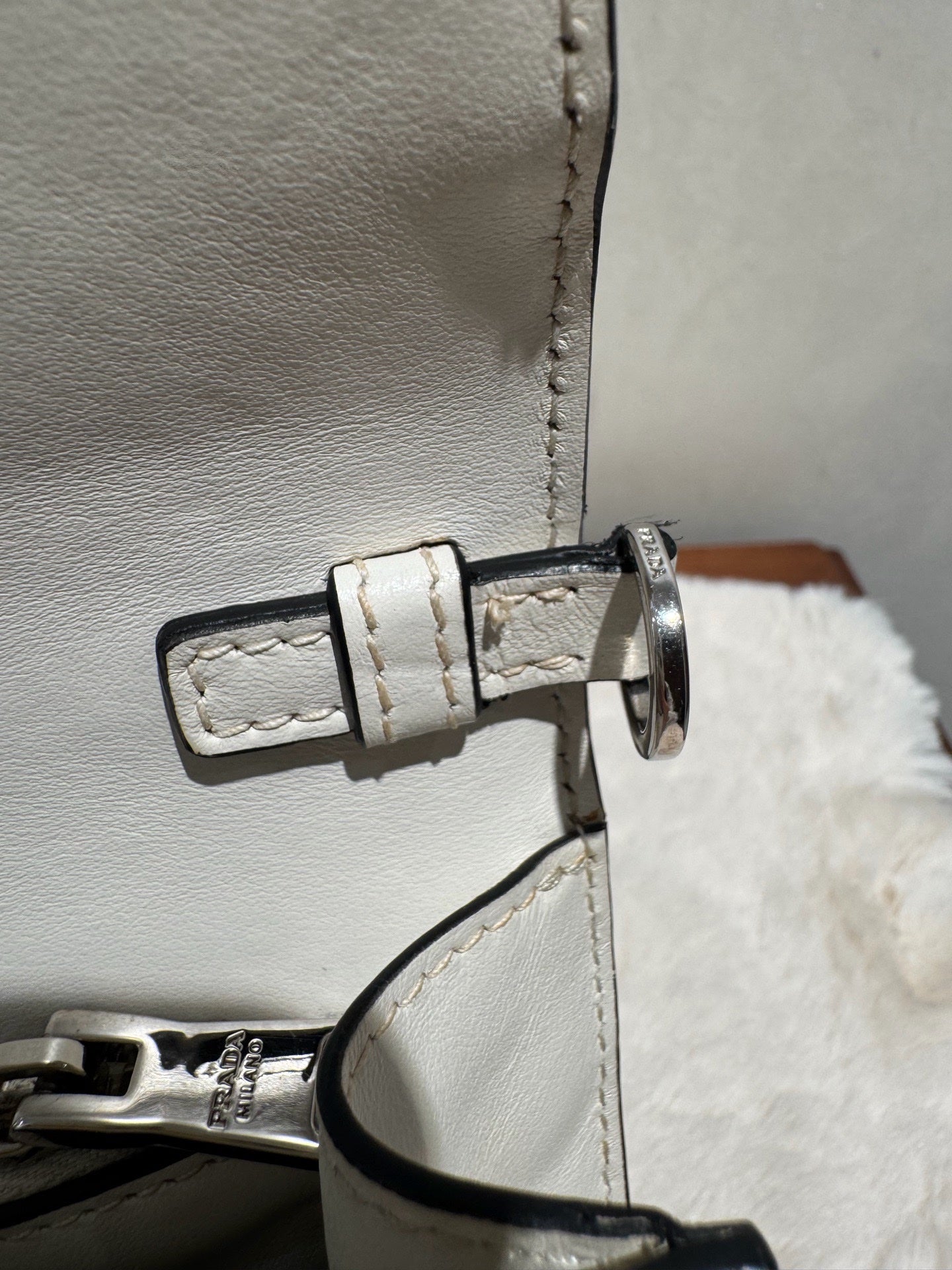 Prada (Unknown) Crossbody 1BD120-2BB0-F0964