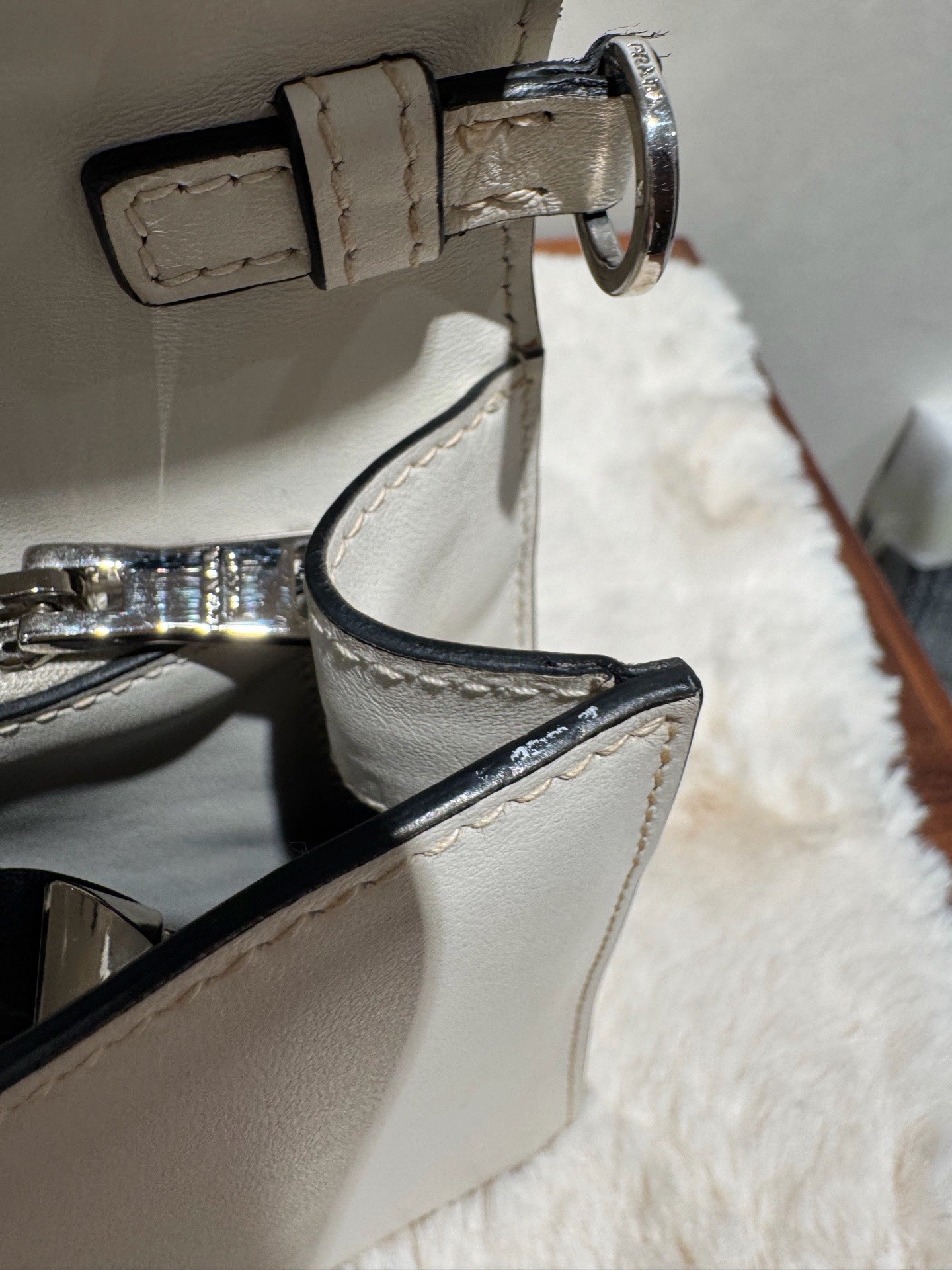 Prada (Unknown) Crossbody 1BD120-2BB0-F0964