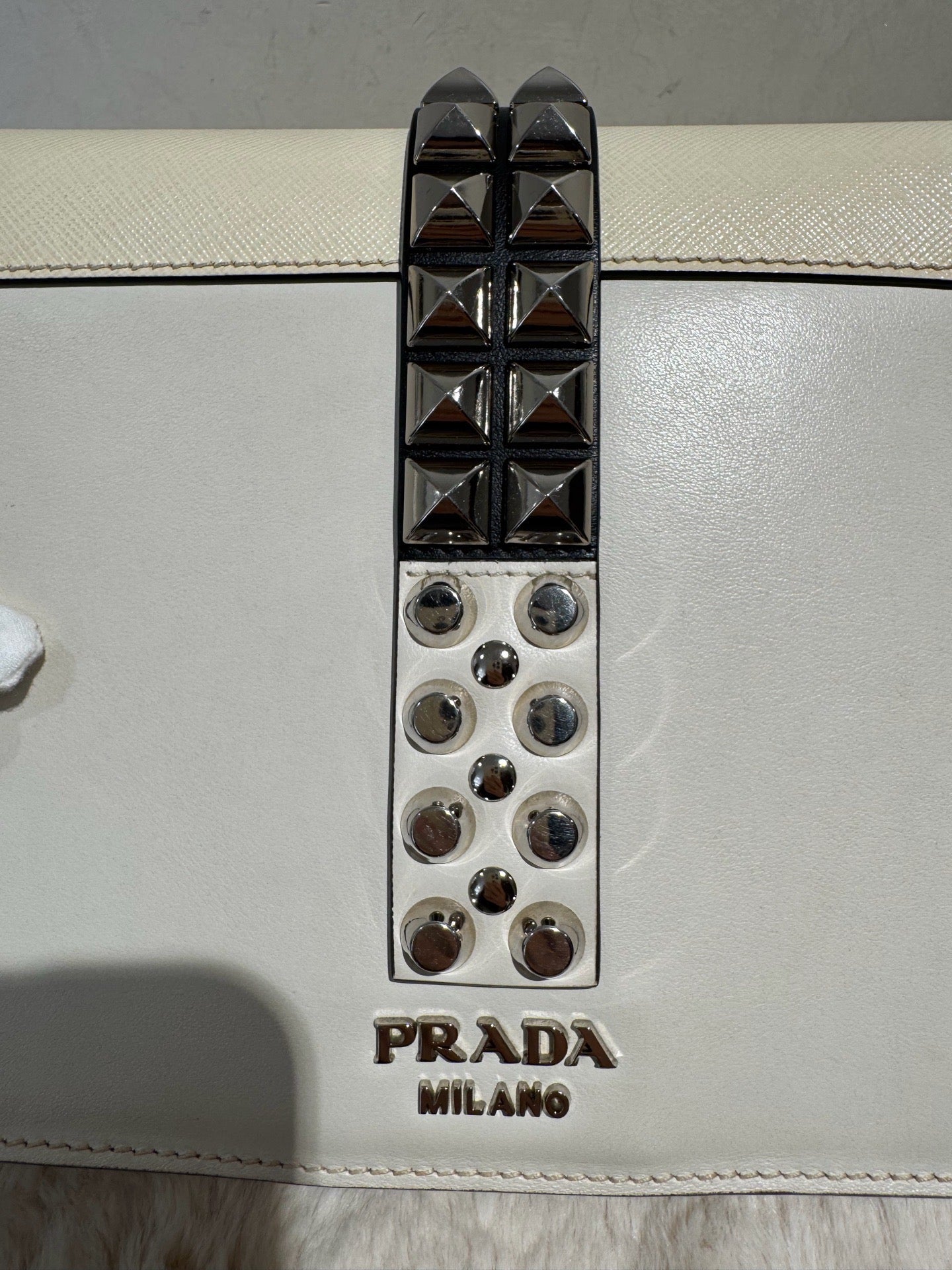 Prada (Unknown) Crossbody 1BD120-2BB0-F0964