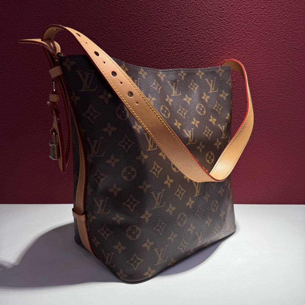 Louis Vuitton ALL IN Large Handbag Bucket & Drawstring Bag 31 x 18 x 26 M12926