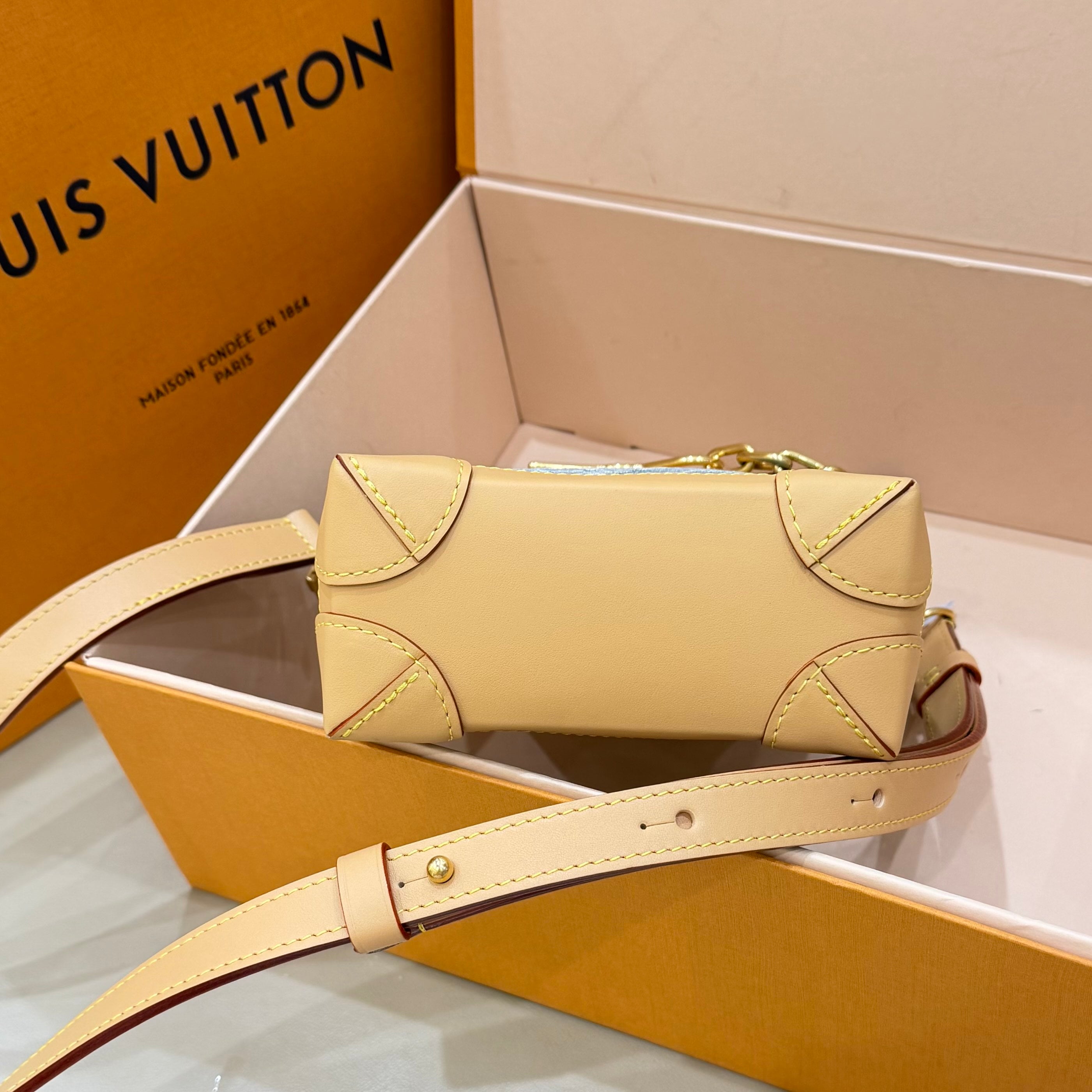 Louis Vuitton NANO STEAMER Handbag Crossbody 15x18x7 N40751