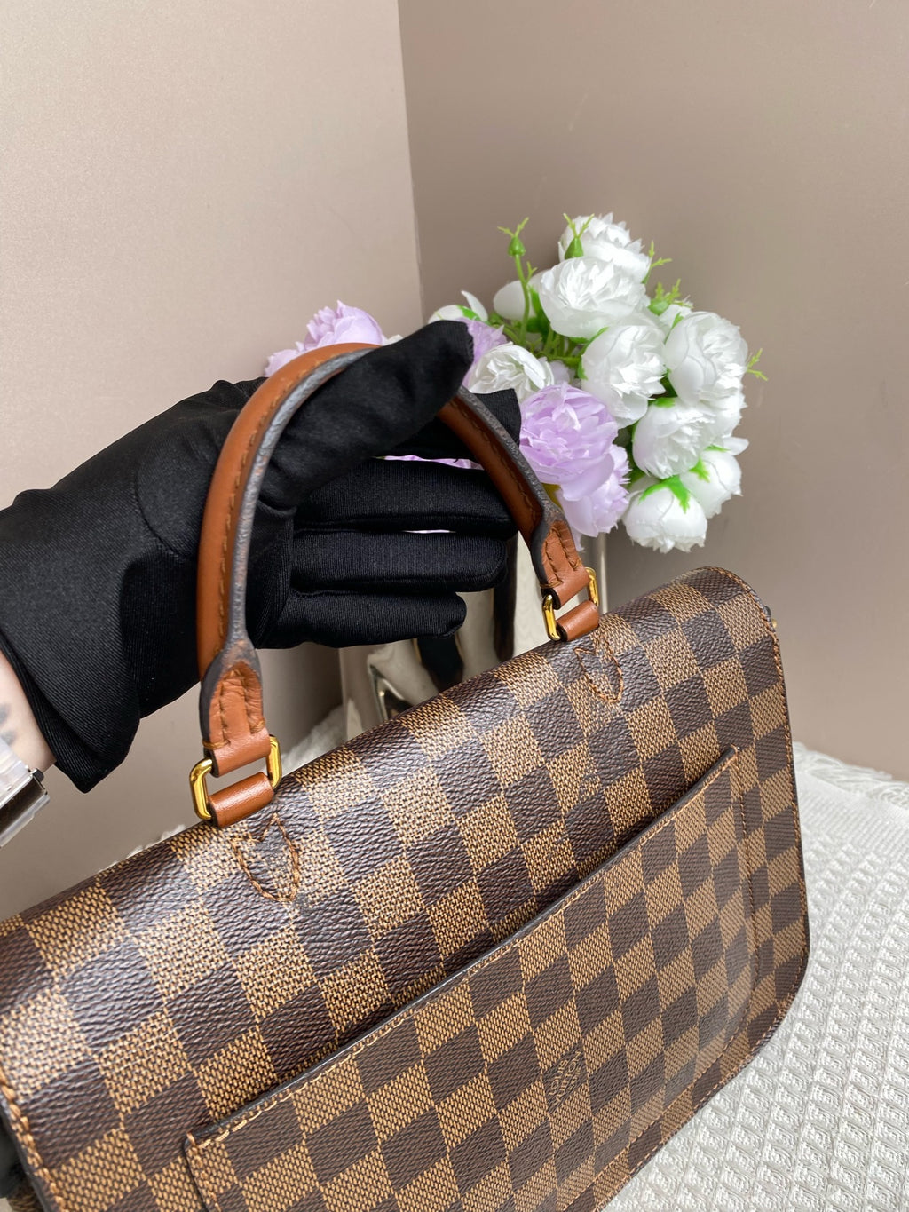 Louis Vuitton Messenger Bag