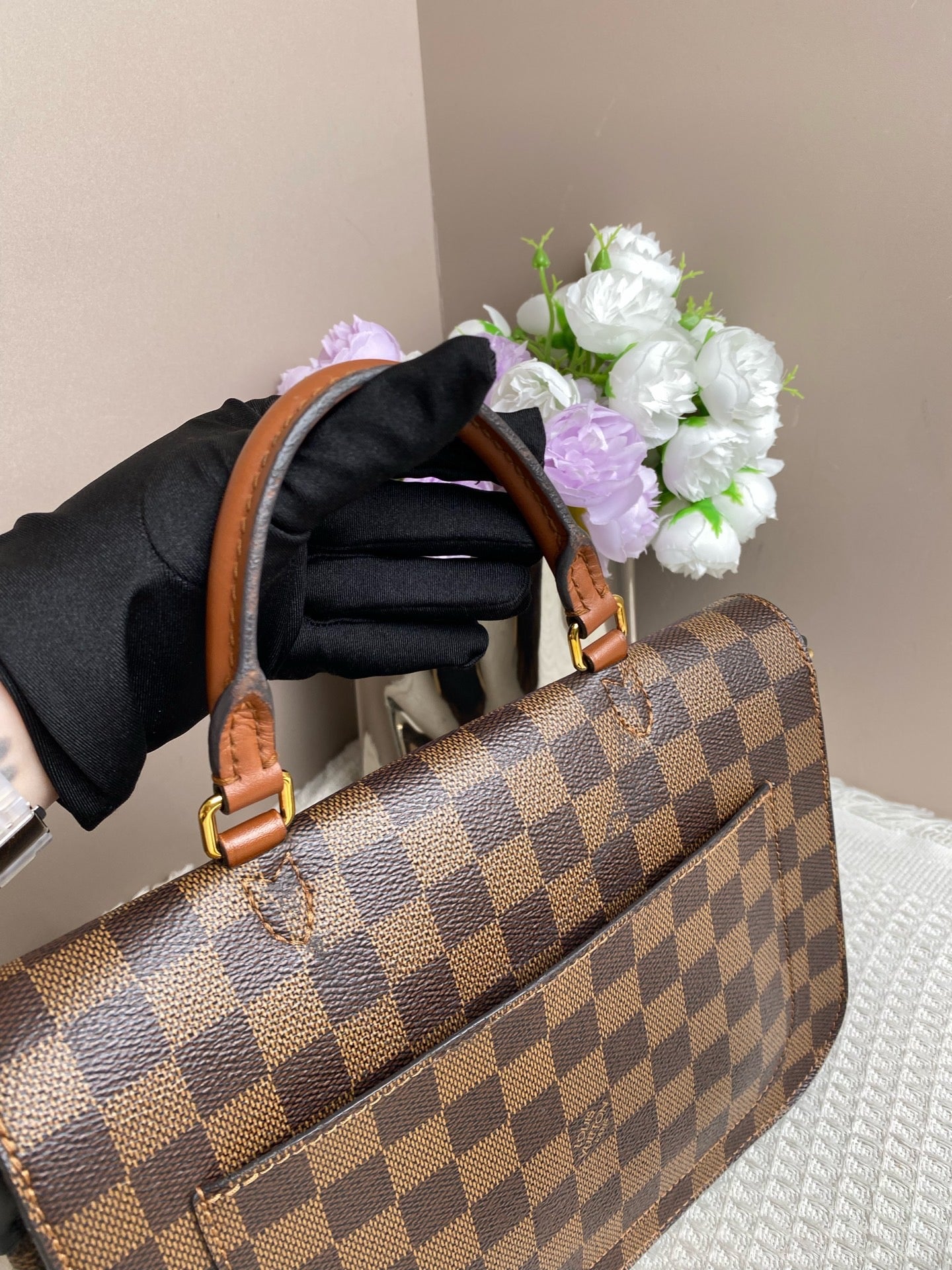 Louis Vuitton Messenger Bag