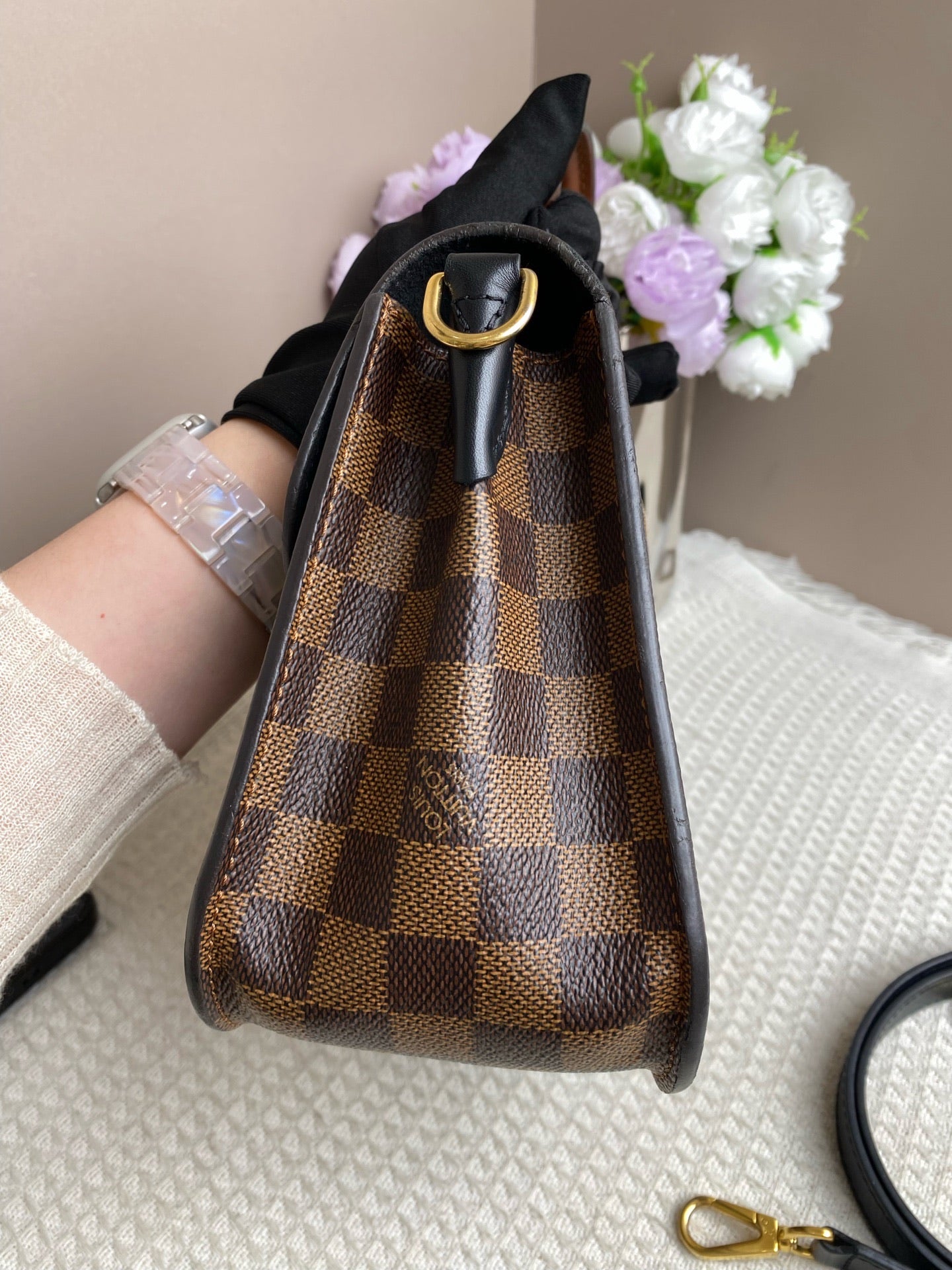 Louis Vuitton Messenger Bag
