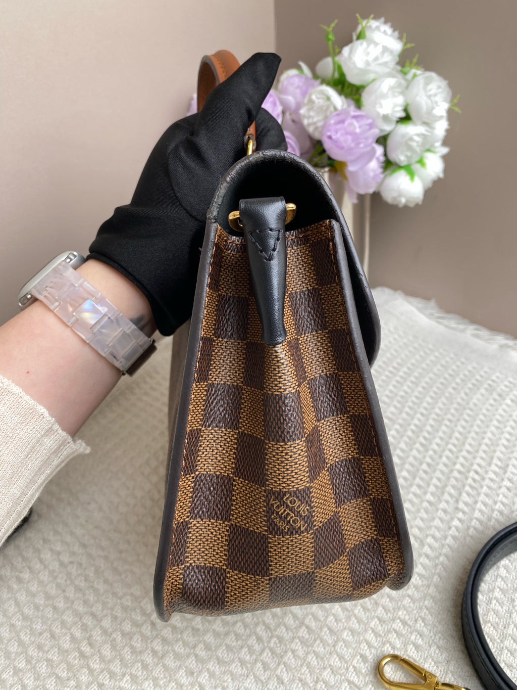 Louis Vuitton Messenger Bag