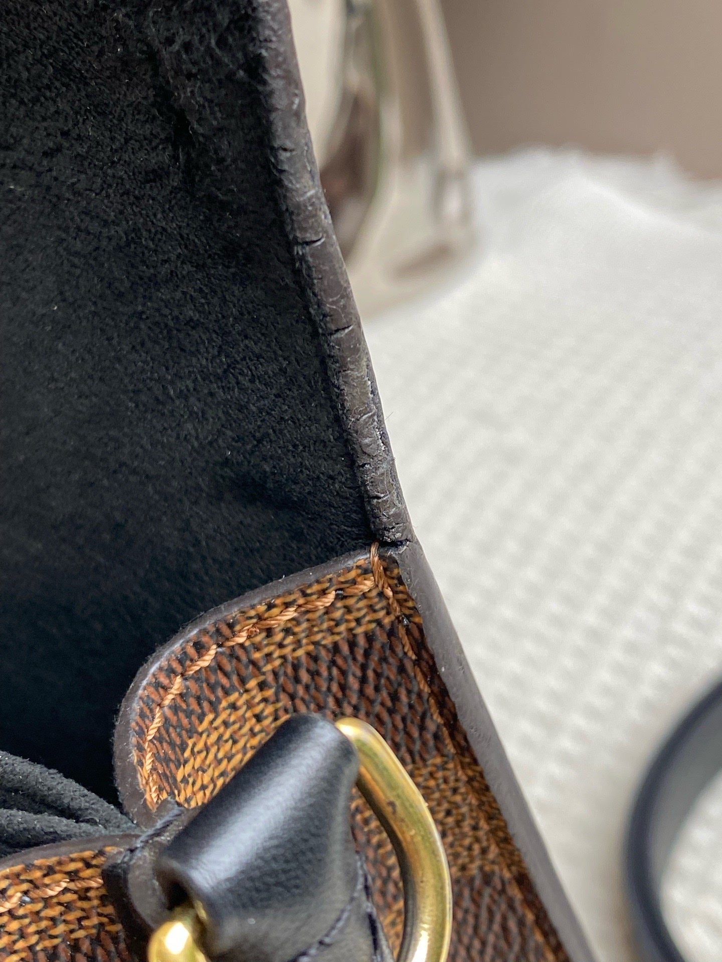 Louis Vuitton Messenger Bag