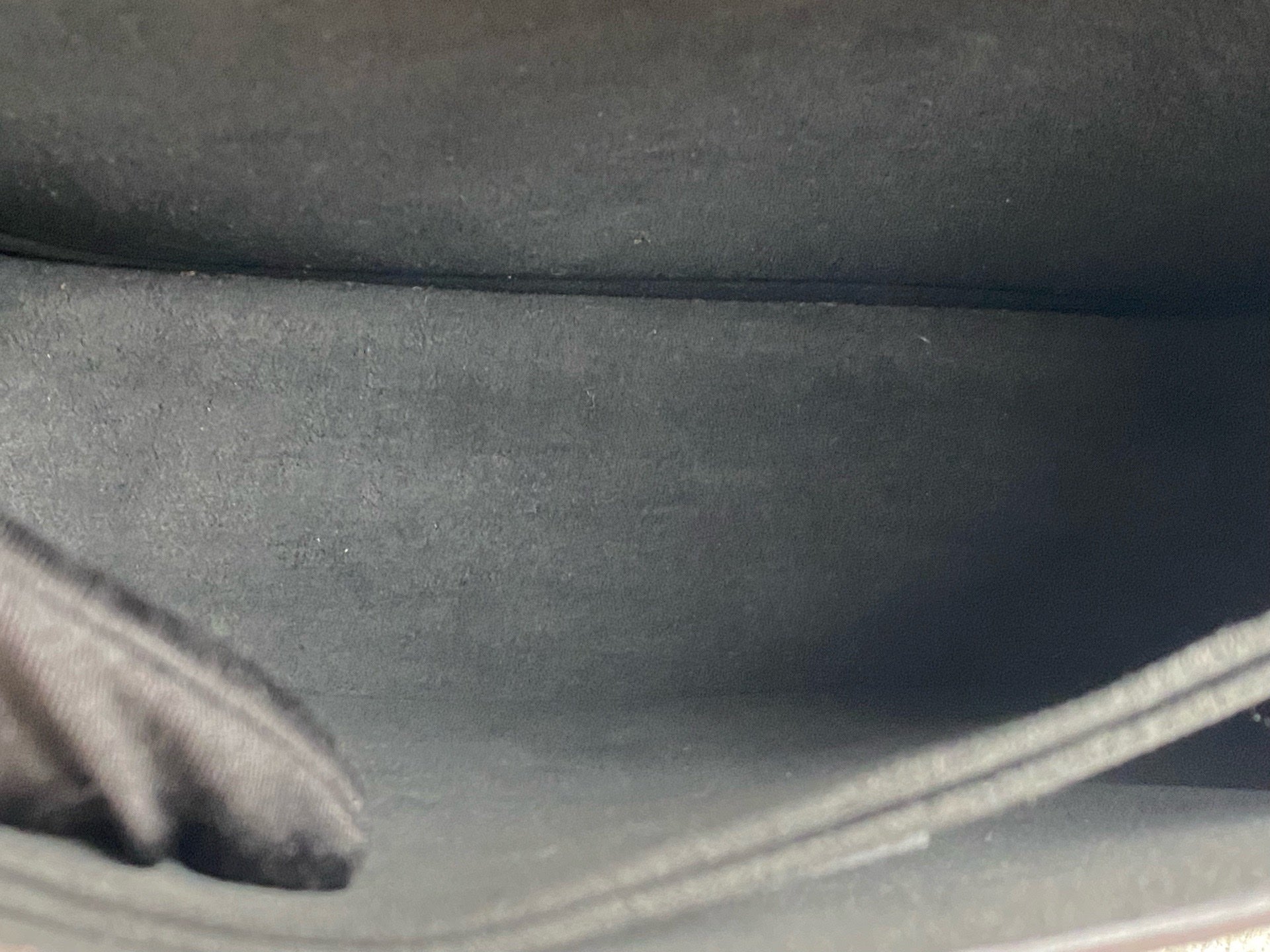 Louis Vuitton Messenger Bag