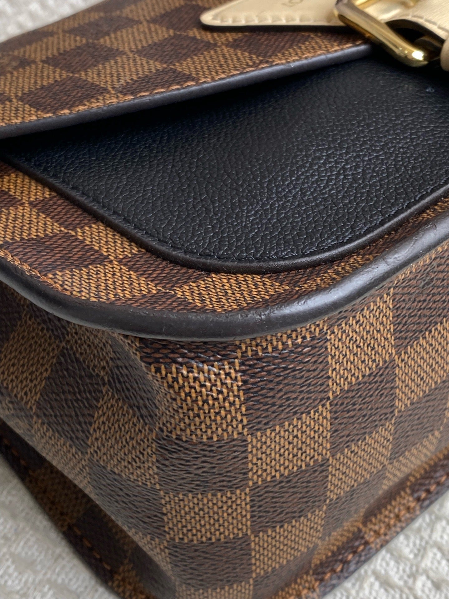 Louis Vuitton Messenger Bag