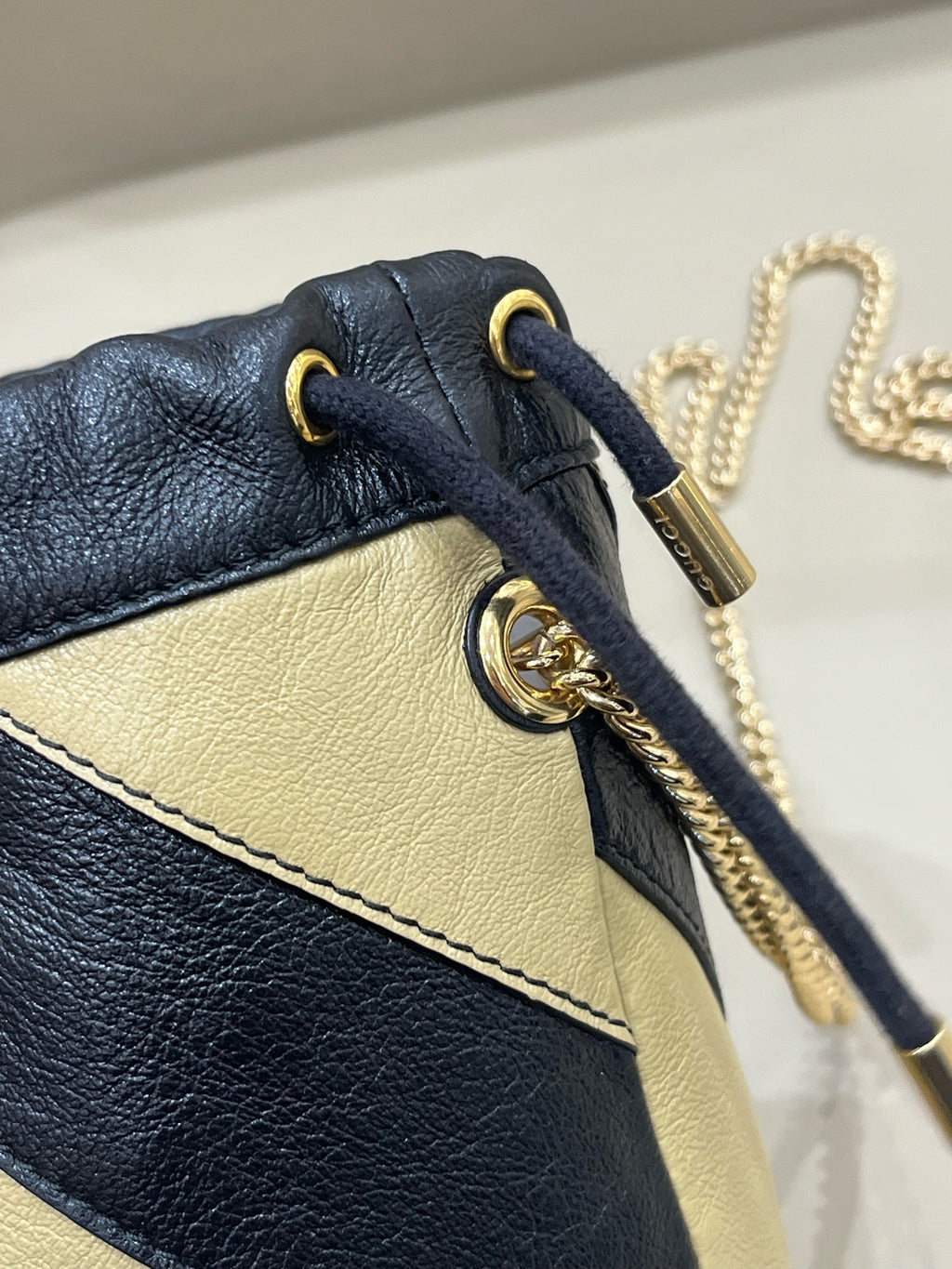 Gucci (Unknown) Beige Bucket & Drawstring Bag 576432-0OLRX-9698