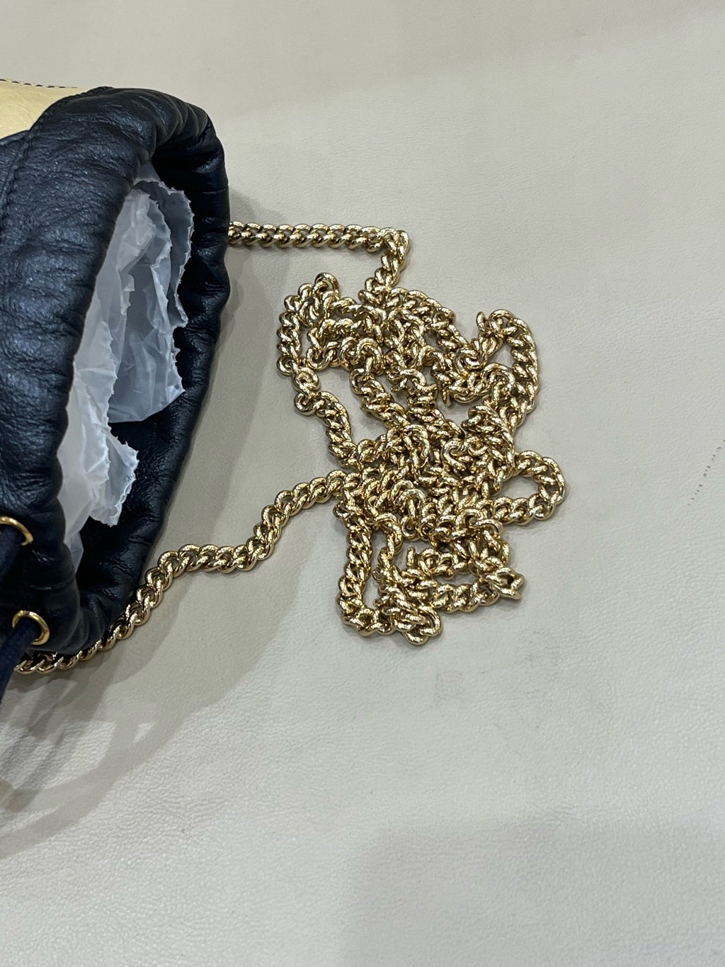 Gucci (Unknown) Beige Bucket & Drawstring Bag 576432-0OLRX-9698