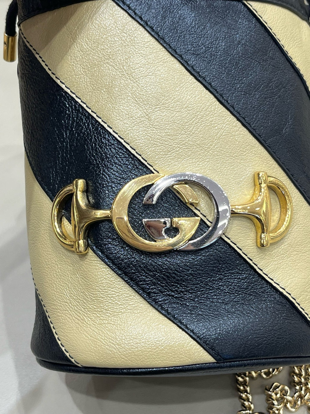 Gucci (Unknown) Beige Bucket & Drawstring Bag 576432-0OLRX-9698