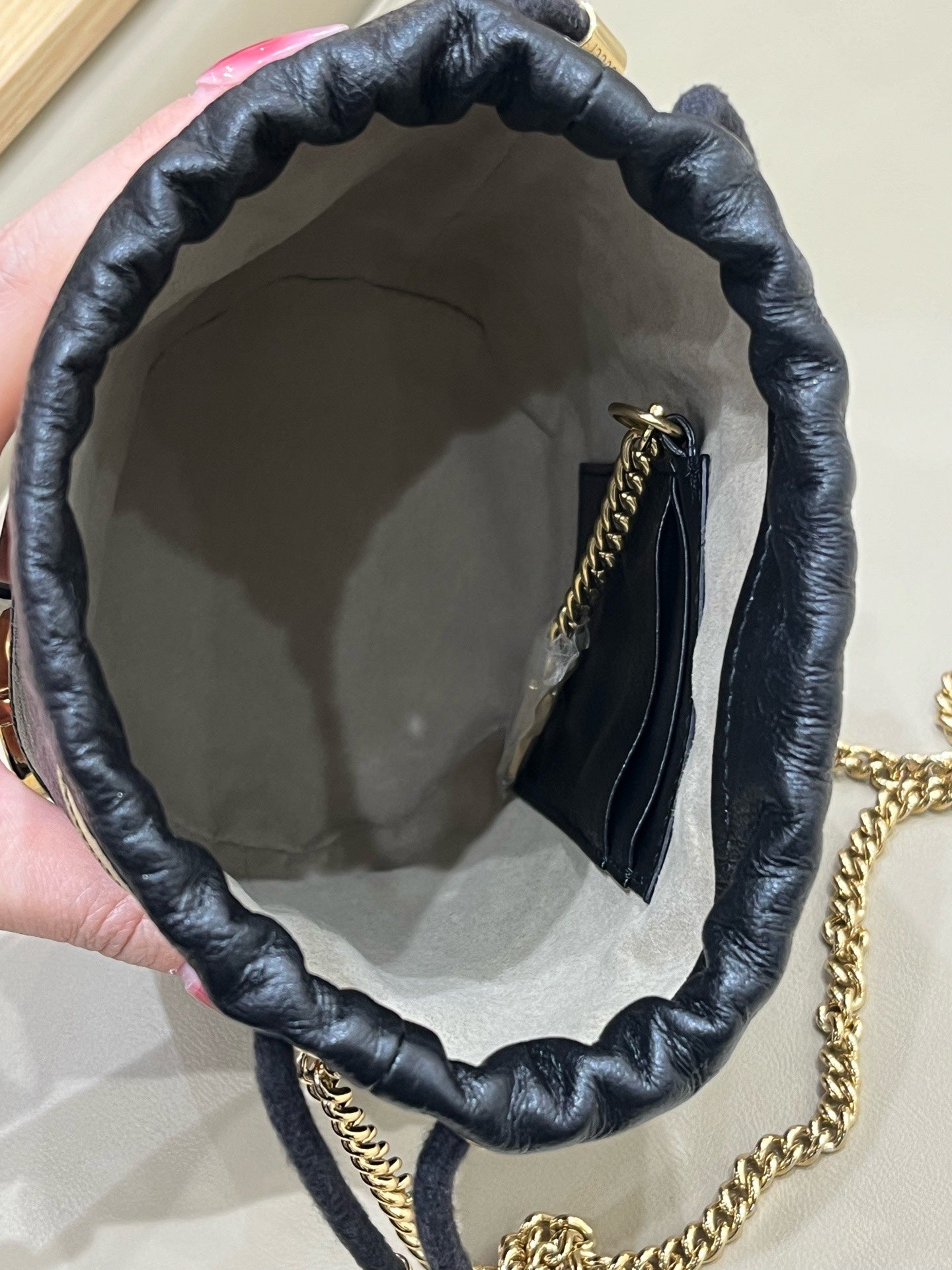 Gucci (Unknown) Beige Bucket & Drawstring Bag 576432-0OLRX-9698