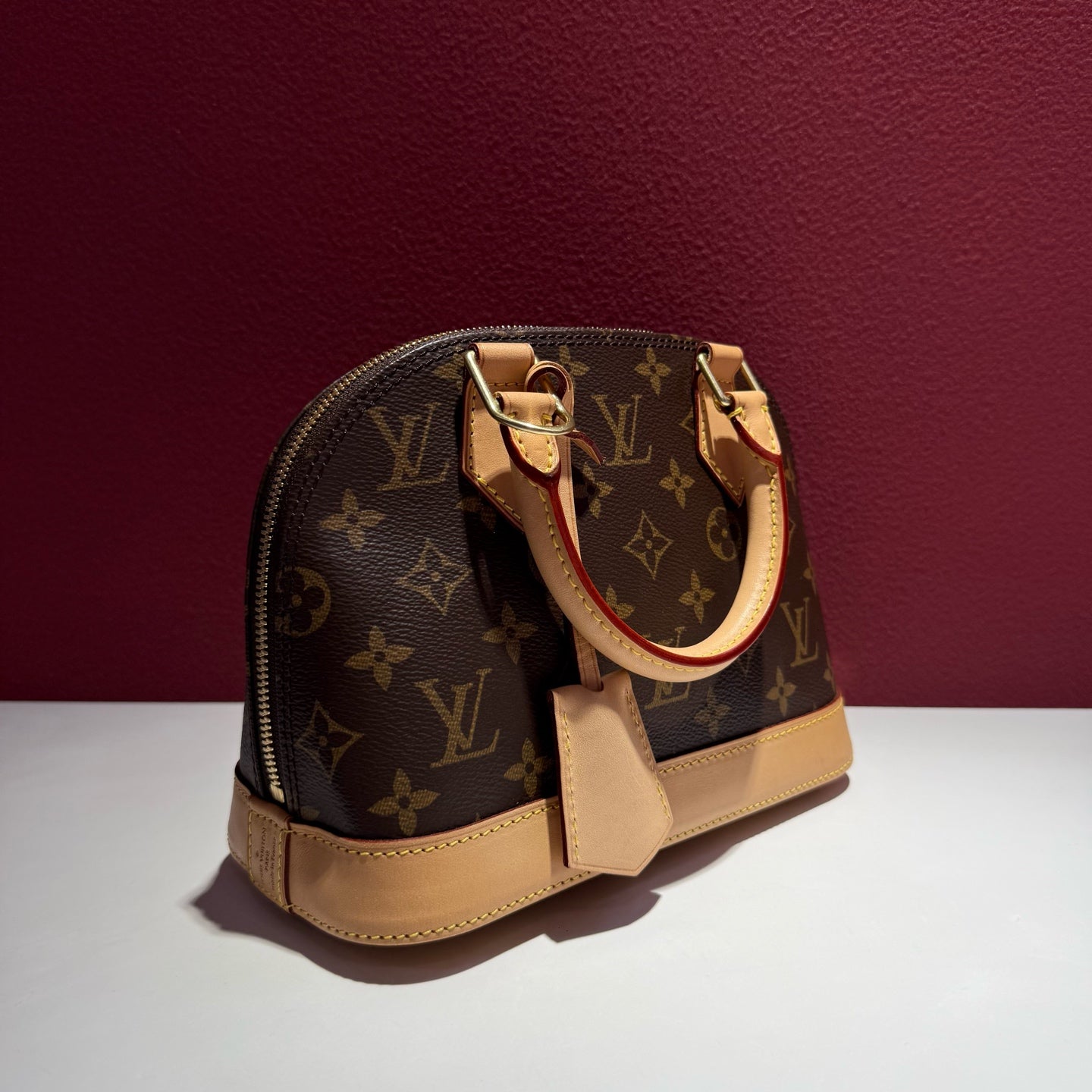 Louis Vuitton ALMA BB Handbag Crossbody 23.5 x 17.5 x 11.5 M46990