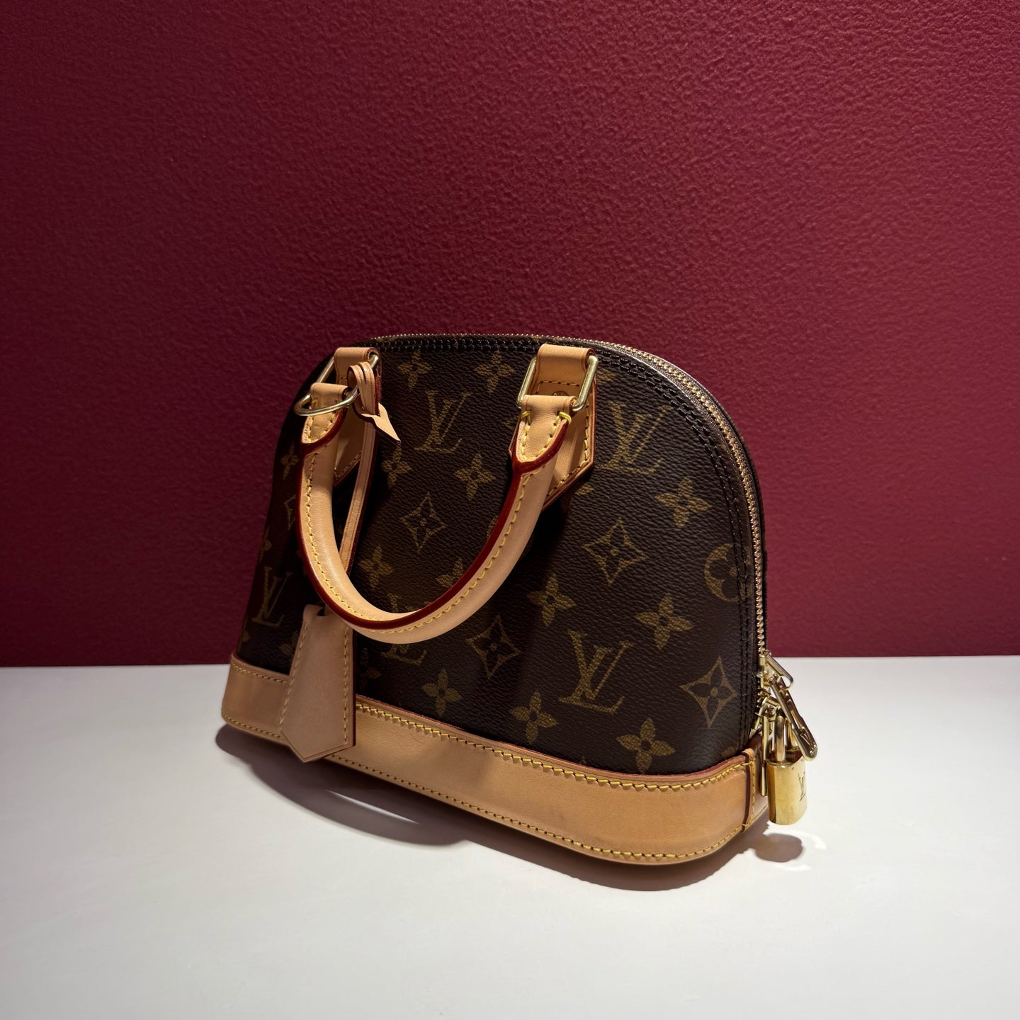 Louis Vuitton ALMA BB Handbag Crossbody 23.5 x 17.5 x 11.5 M46990