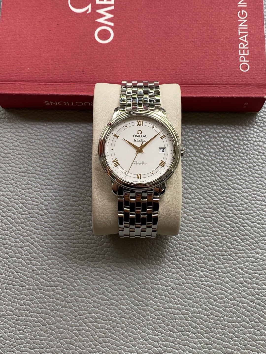 Omega Flying Disc Series Automatic (self-winding) watch 36.8 424.10.37.20.02.002