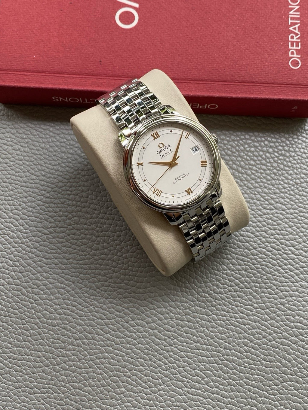 Omega Flying Disc Series Automatic (self-winding) watch 36.8 424.10.37.20.02.002
