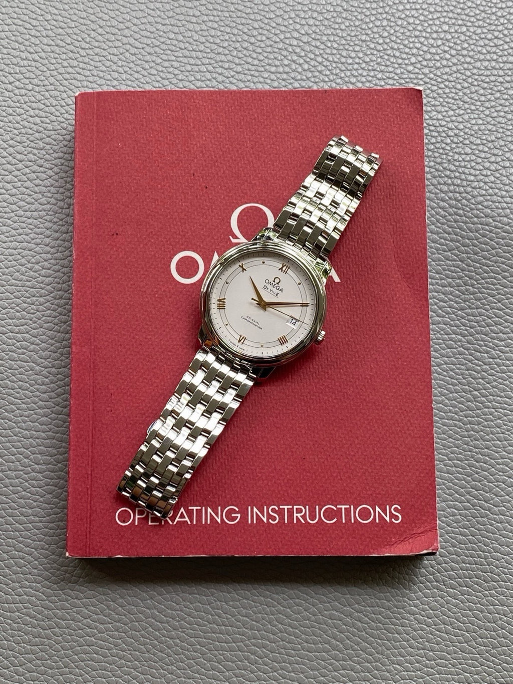 Omega Flying Disc Series Automatic (self-winding) watch 36.8 424.10.37.20.02.002