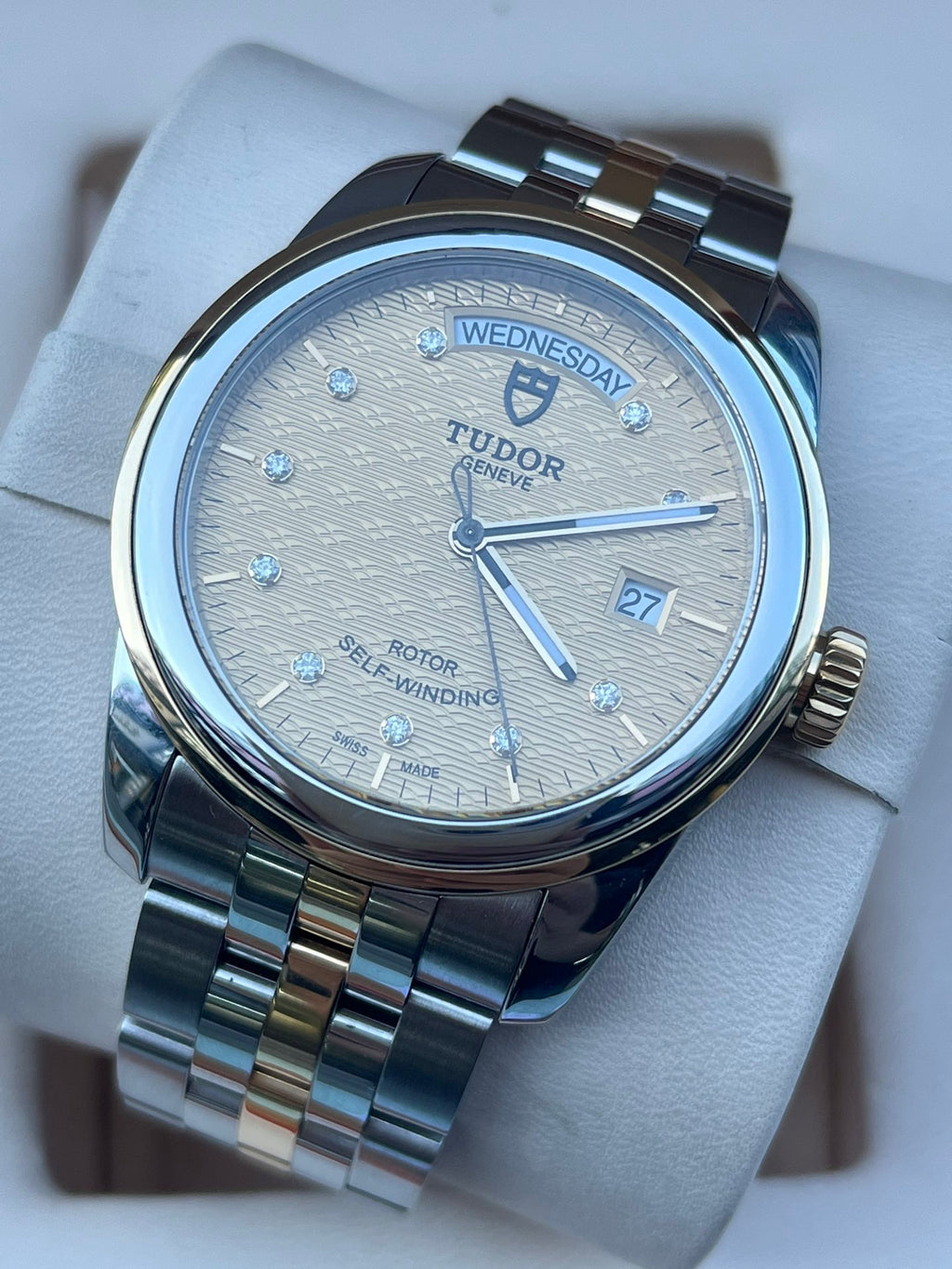 Tudor Junjue Sunday Calendar Model Gold Automatic (self-winding) watch 39 millimeters m56003-0004